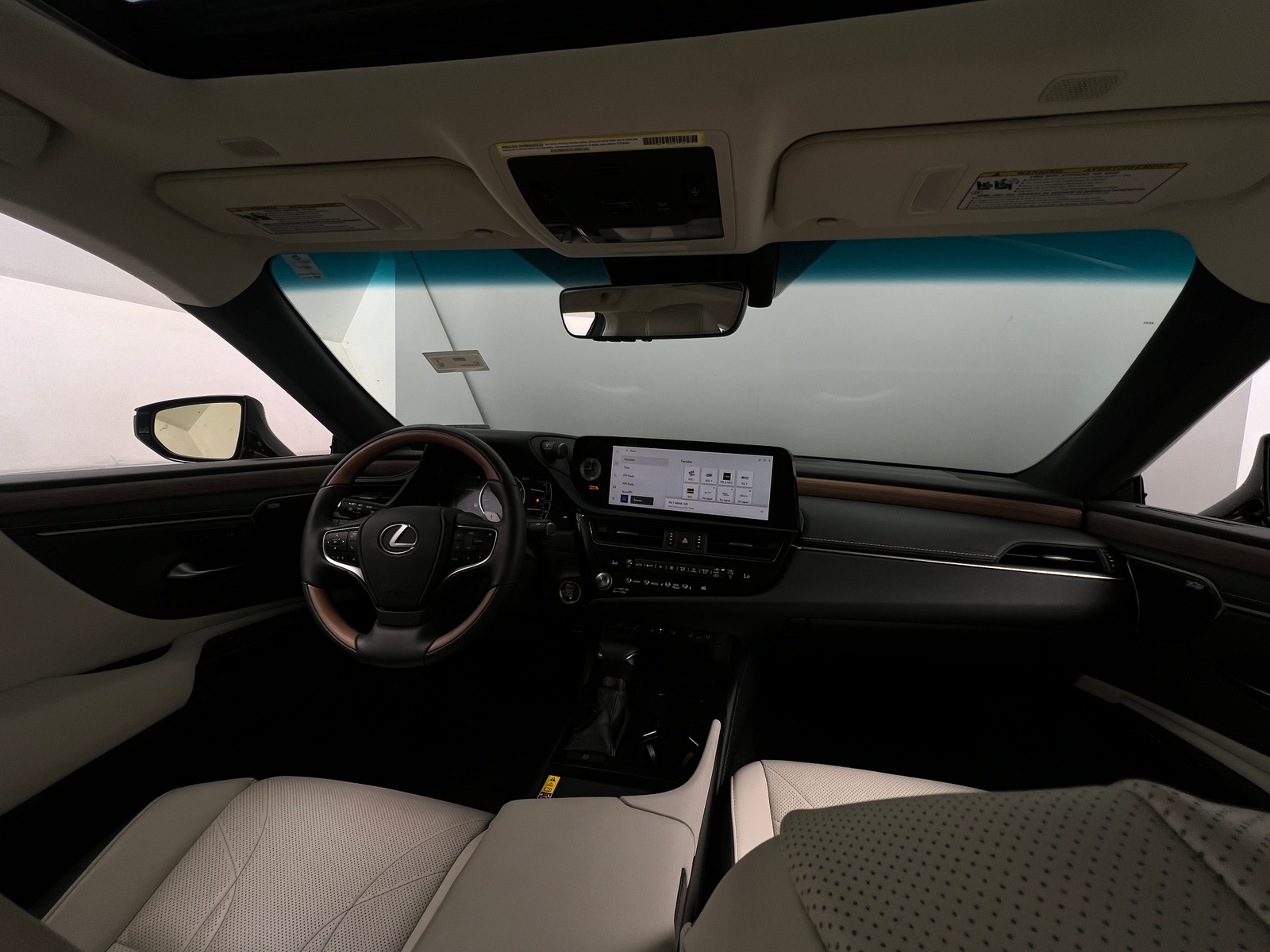 Thumbnail: 2024 Lexus ES - 2