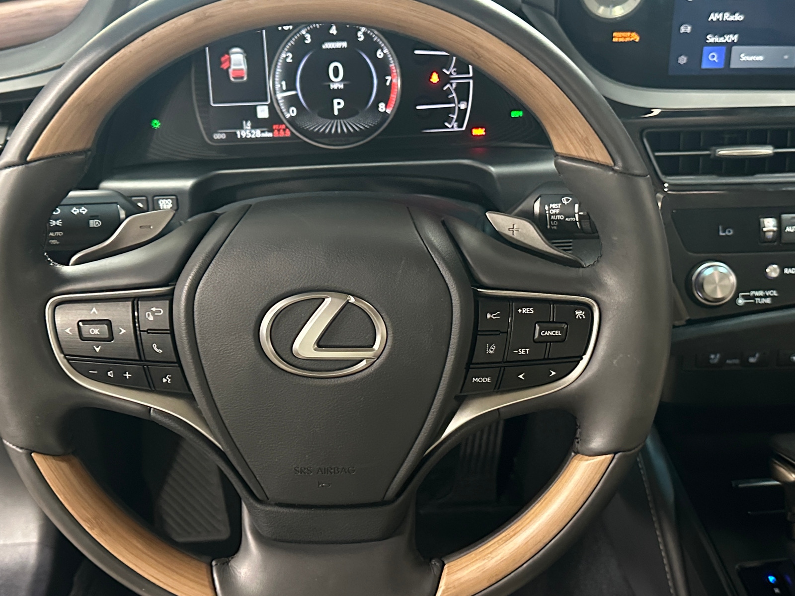 Thumbnail: 2024 Lexus ES - 4