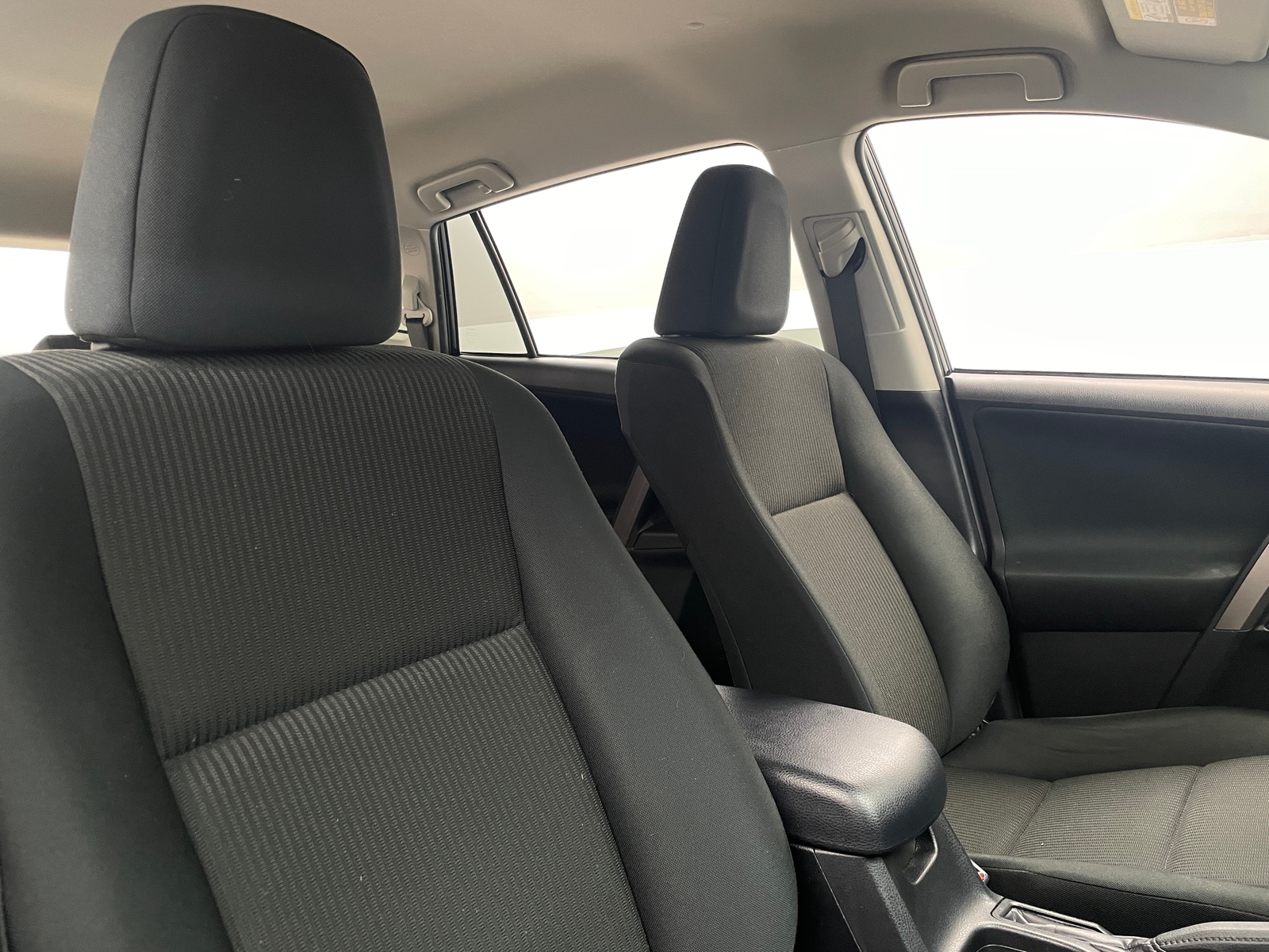 Thumbnail: 2018 Toyota RAV4 - 2