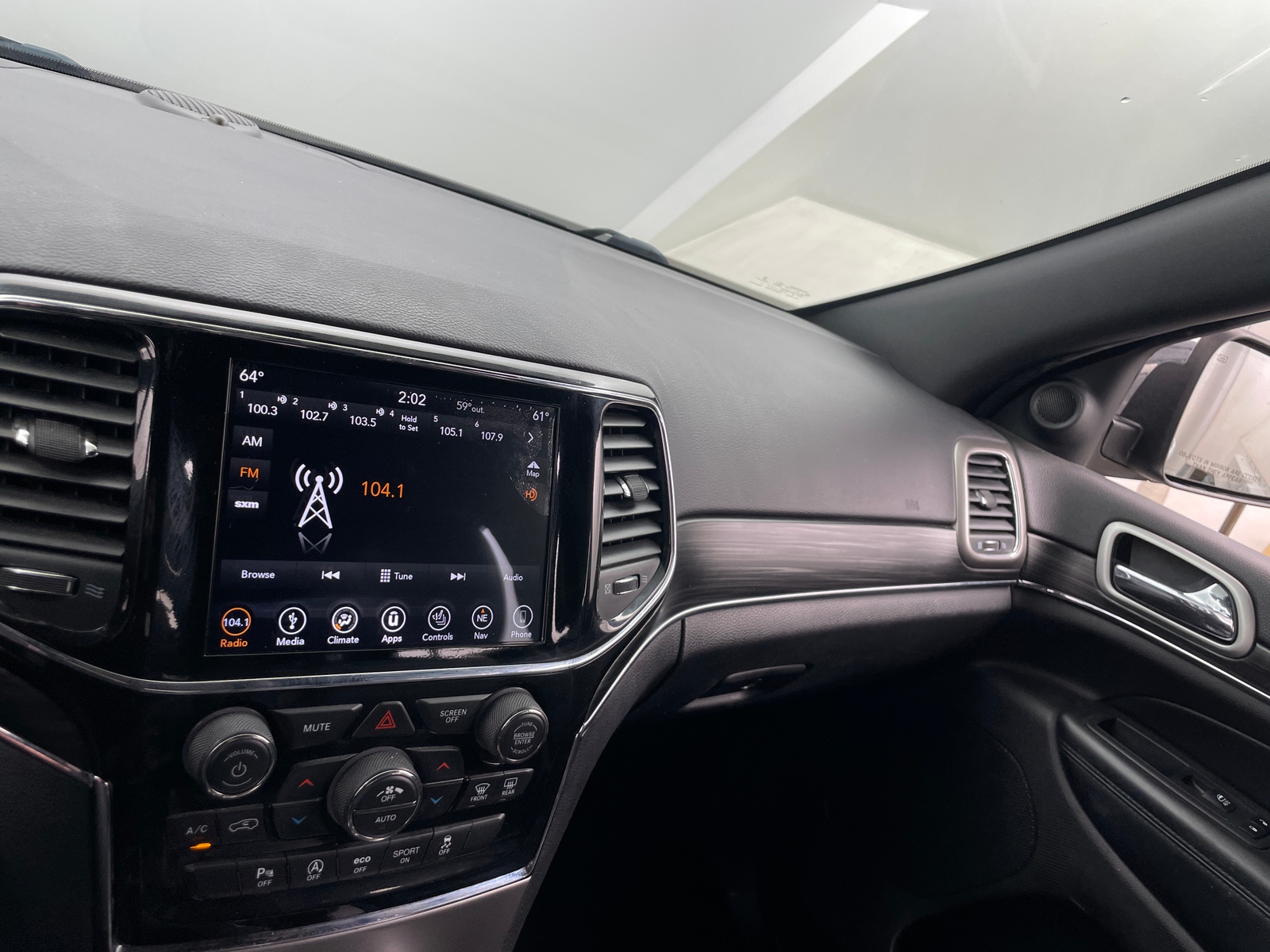 Thumbnail: 2019 Jeep Grand Cherokee - 3