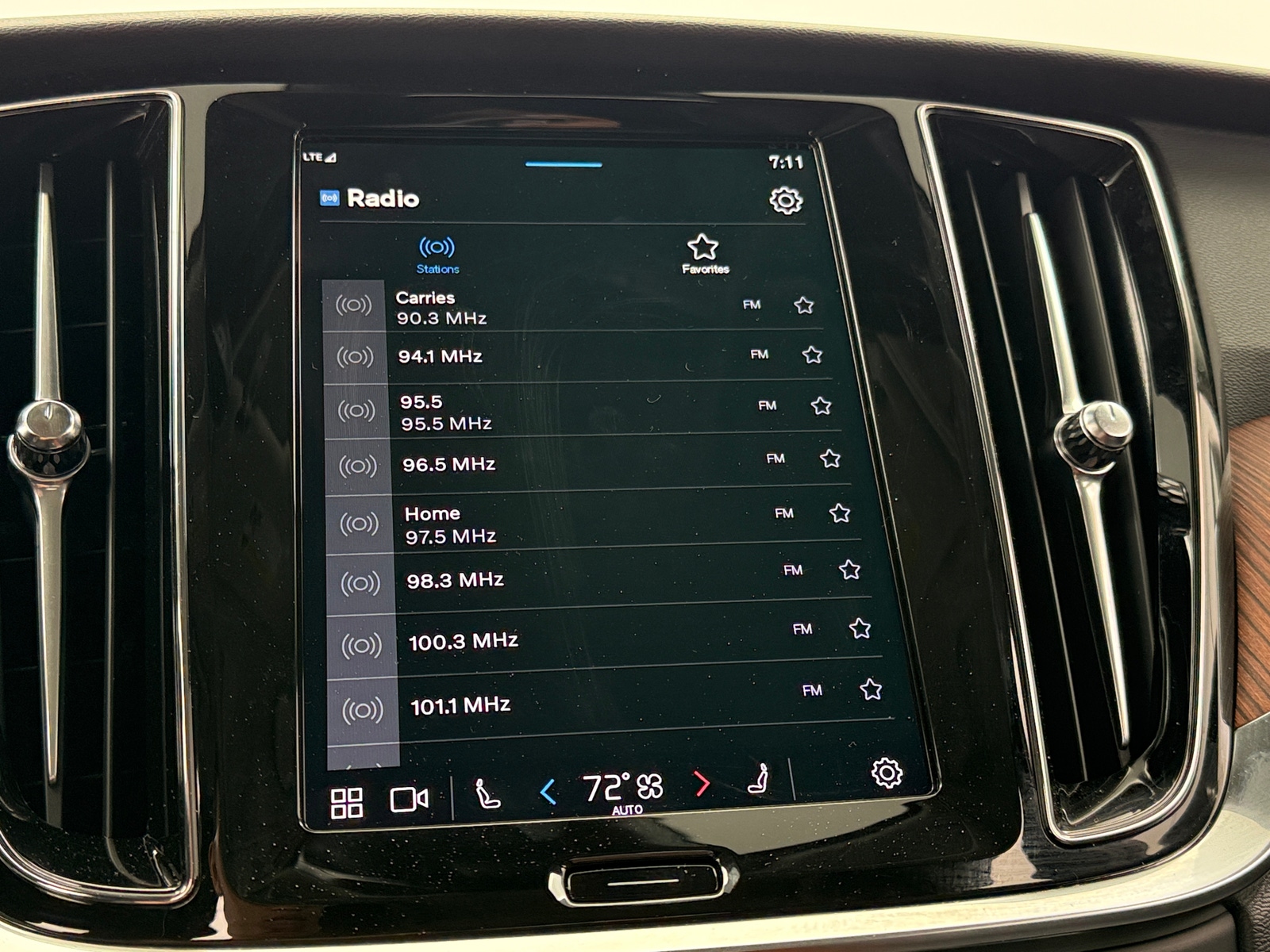 Thumbnail: 2025 Volvo V60 - 3