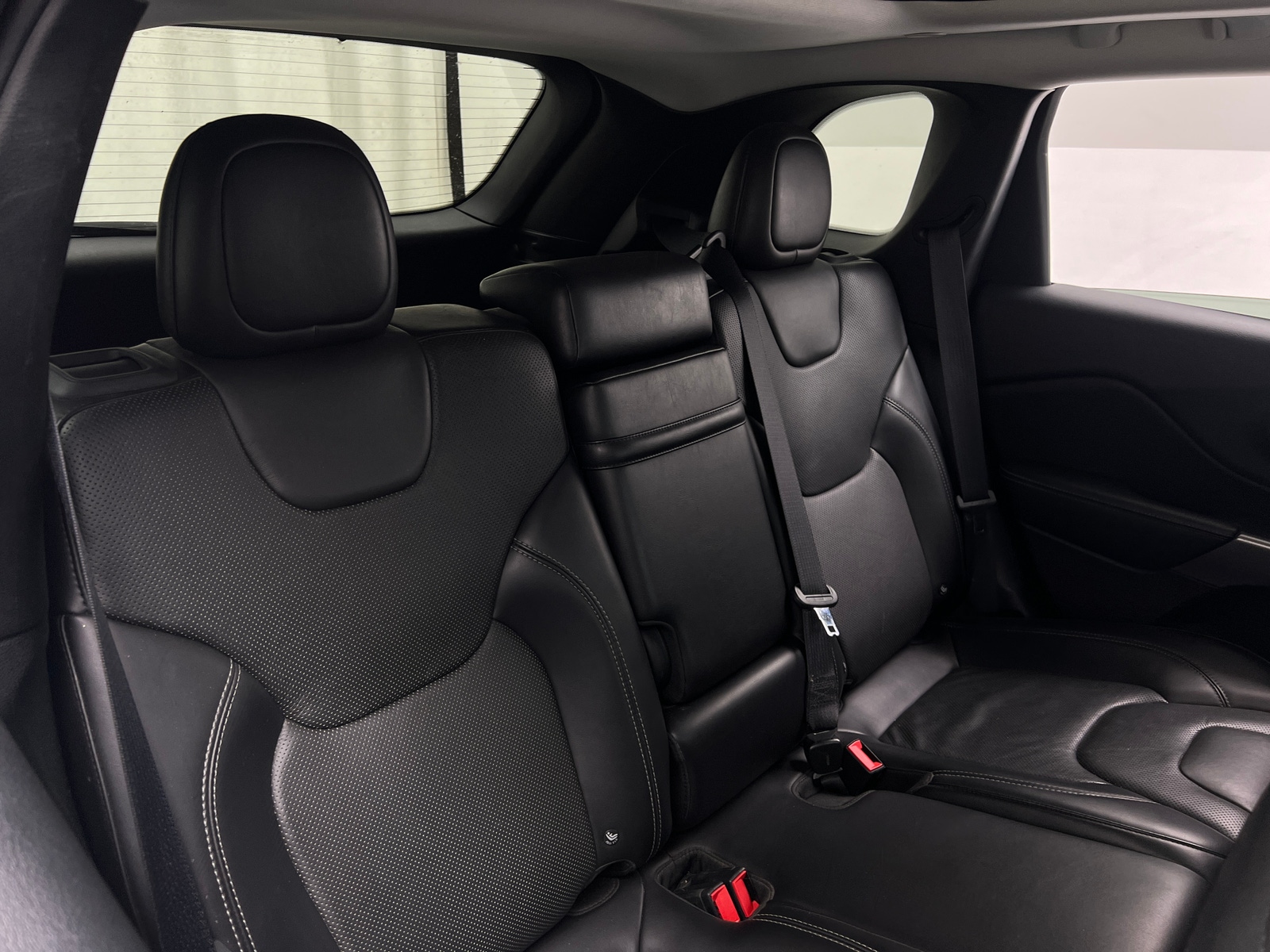 Thumbnail: 2019 Jeep Cherokee - 6