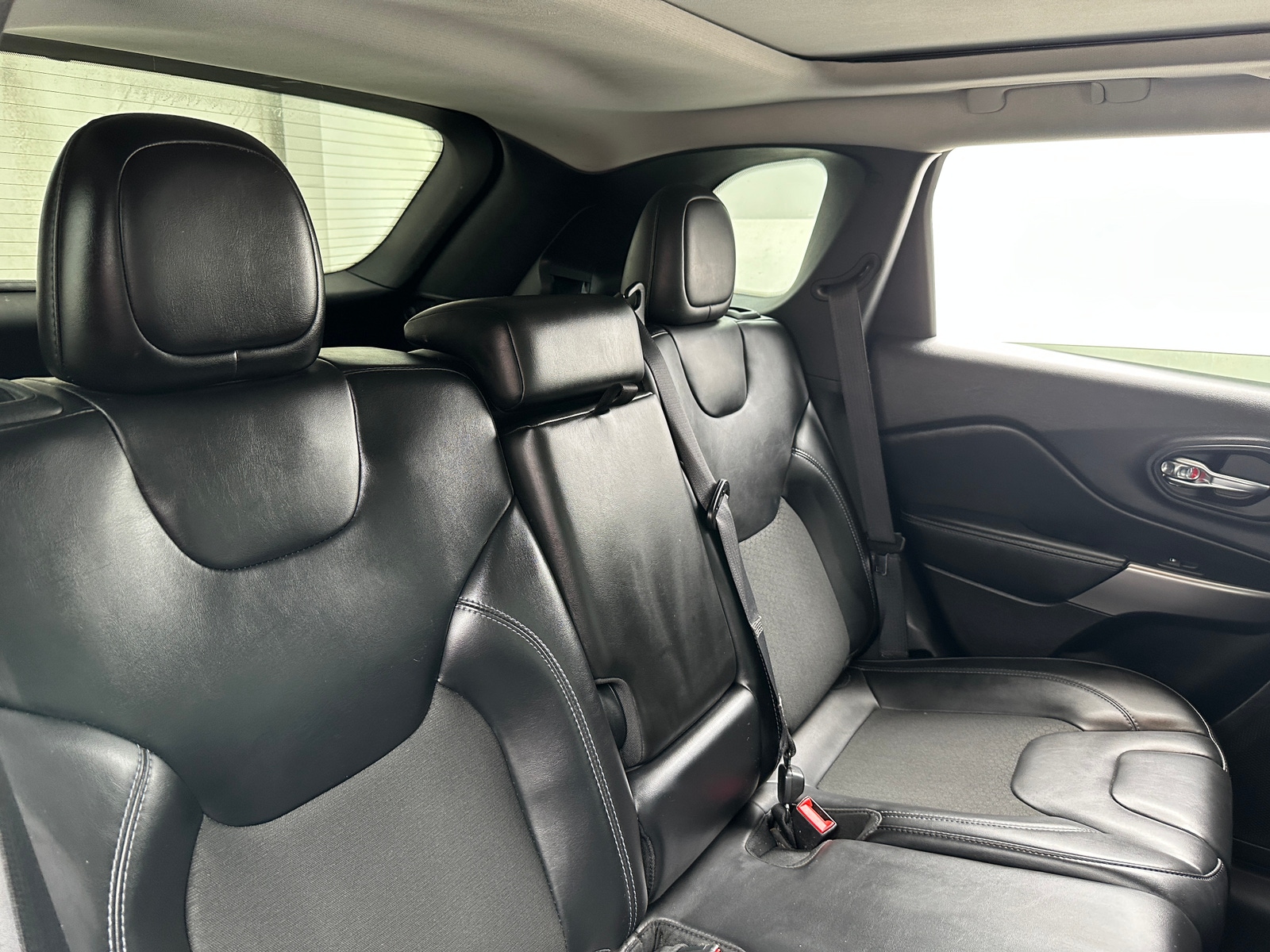 Thumbnail: 2021 Jeep Cherokee - 6