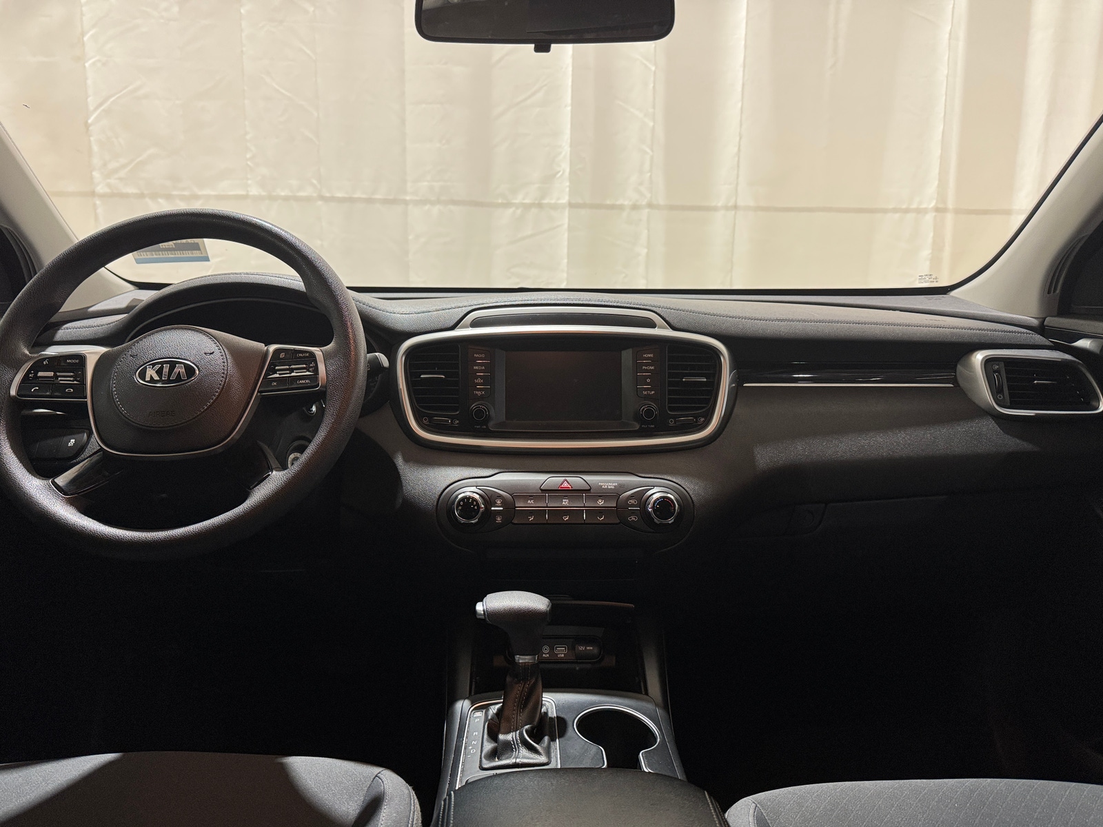 Thumbnail: 2019 Kia Sorento - 3