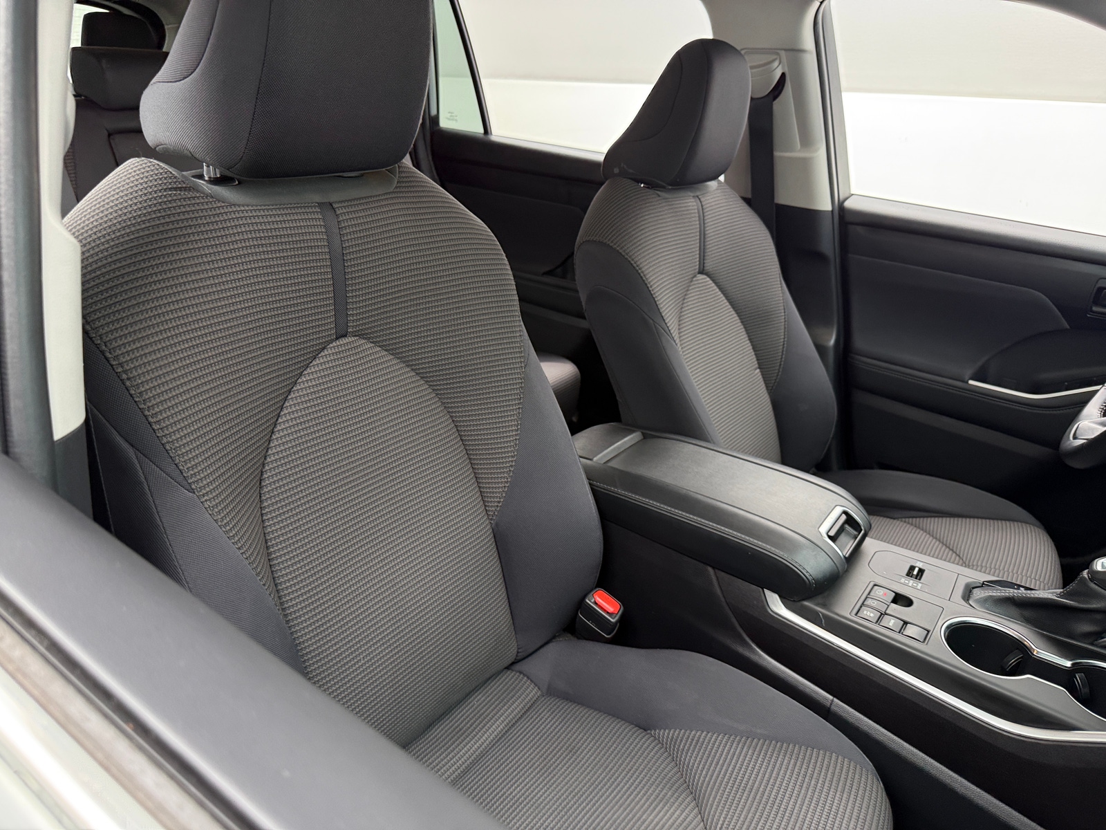 Thumbnail: 2023 Toyota Highlander - 2