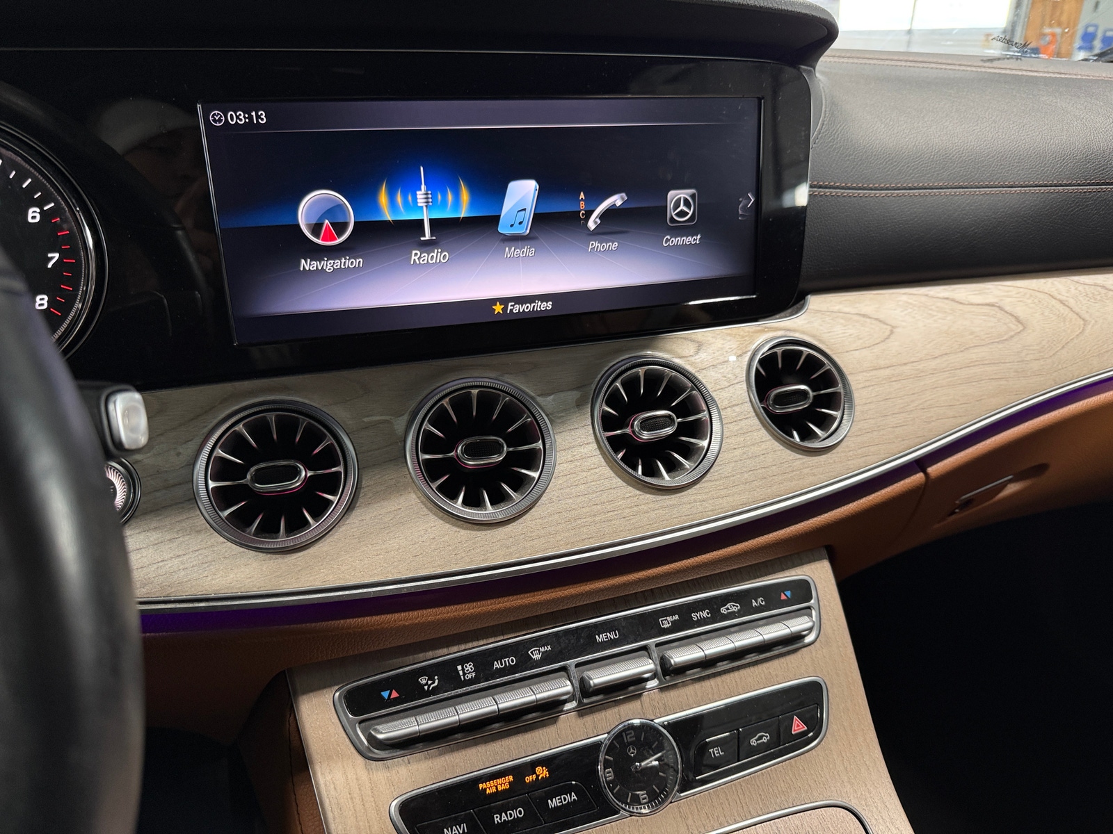 Thumbnail: 2019 Mercedes-Benz E-Class - 3