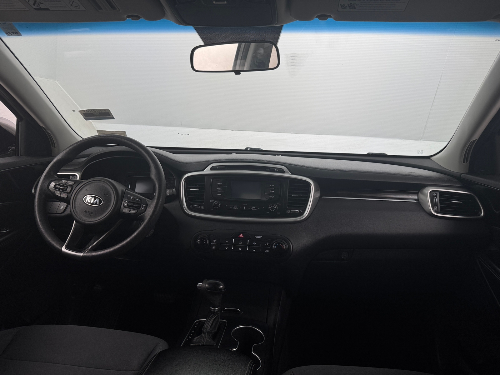 Thumbnail: 2017 Kia Sorento - 3