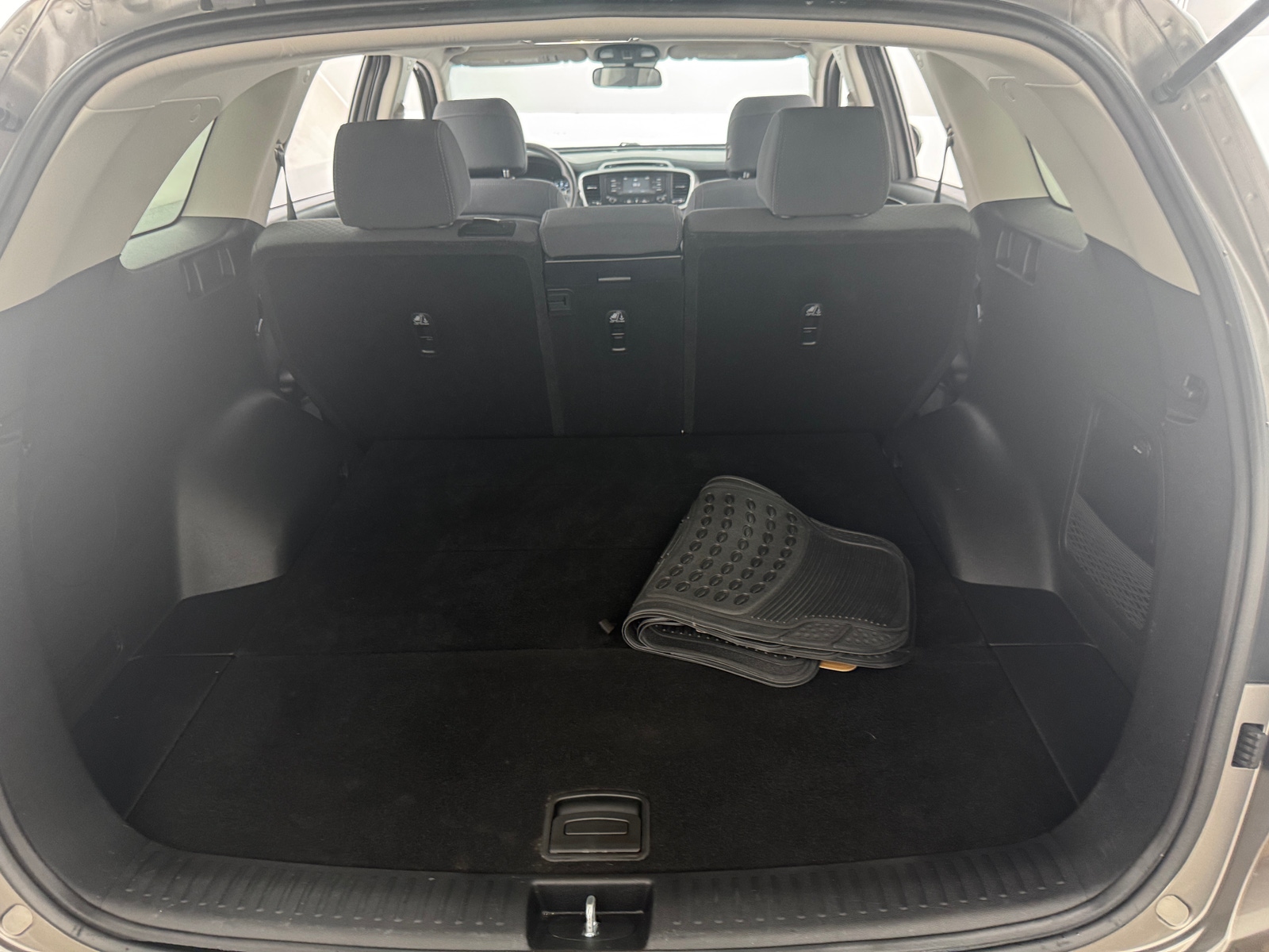 Thumbnail: 2017 Kia Sorento - 7