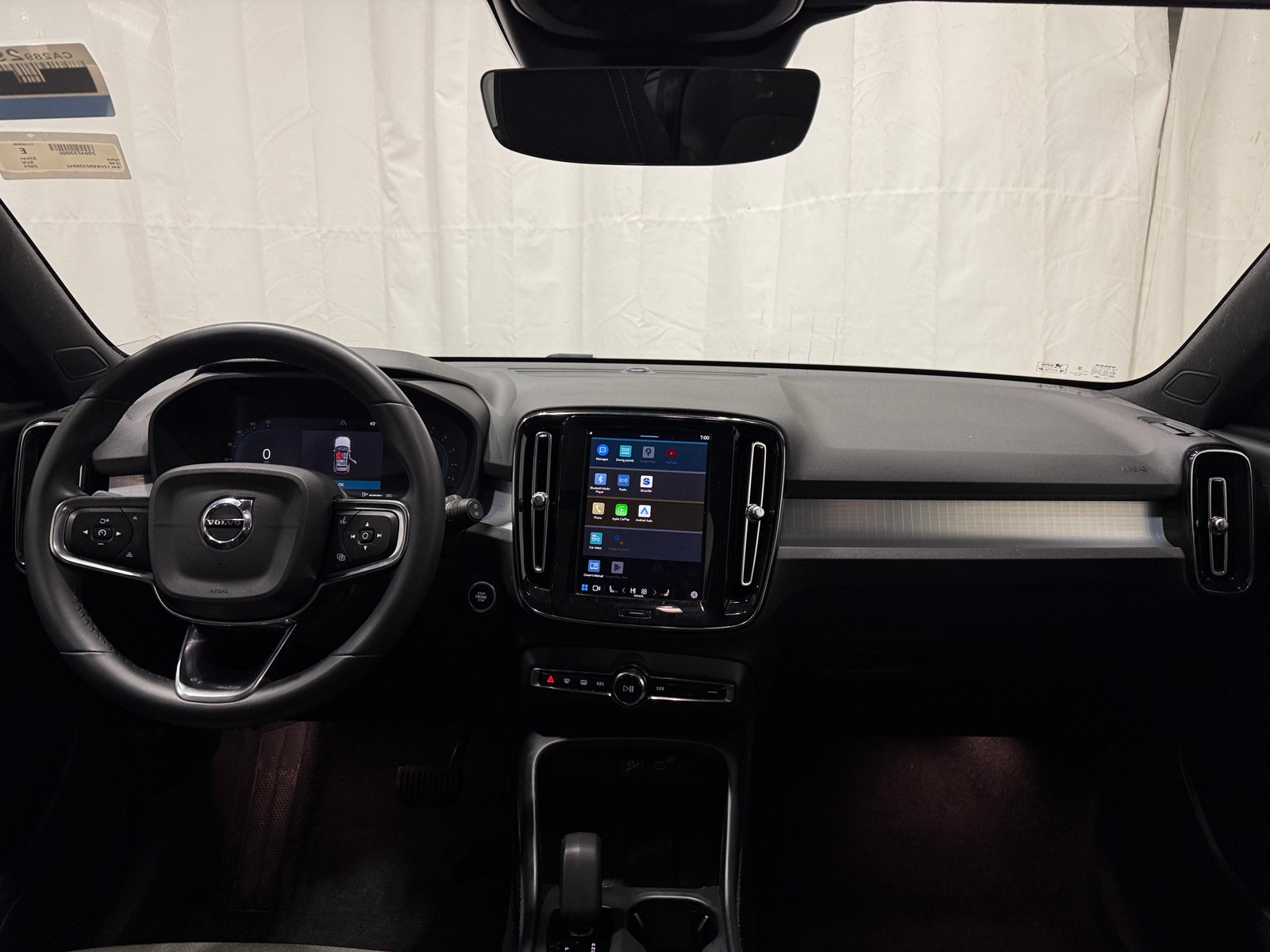 Thumbnail: 2024 Volvo XC40 - 3