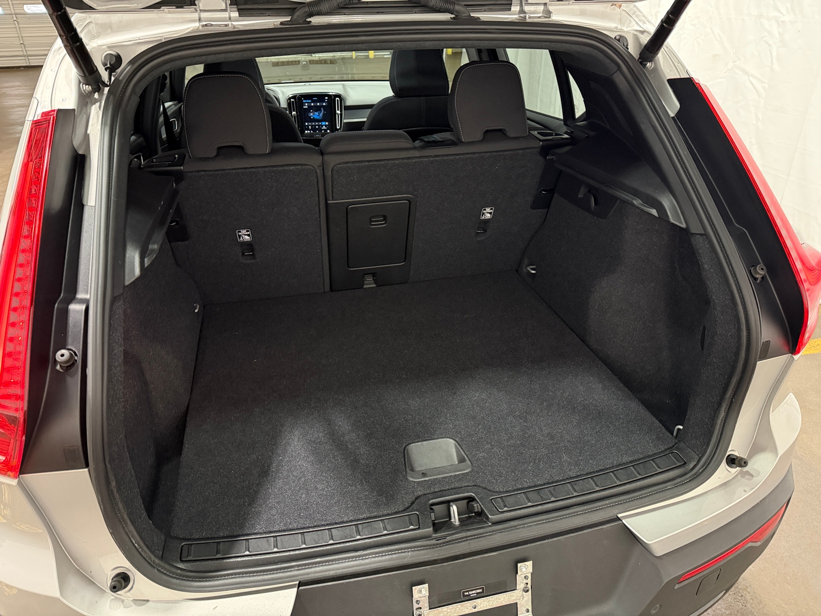 Thumbnail: 2024 Volvo XC40 - 6