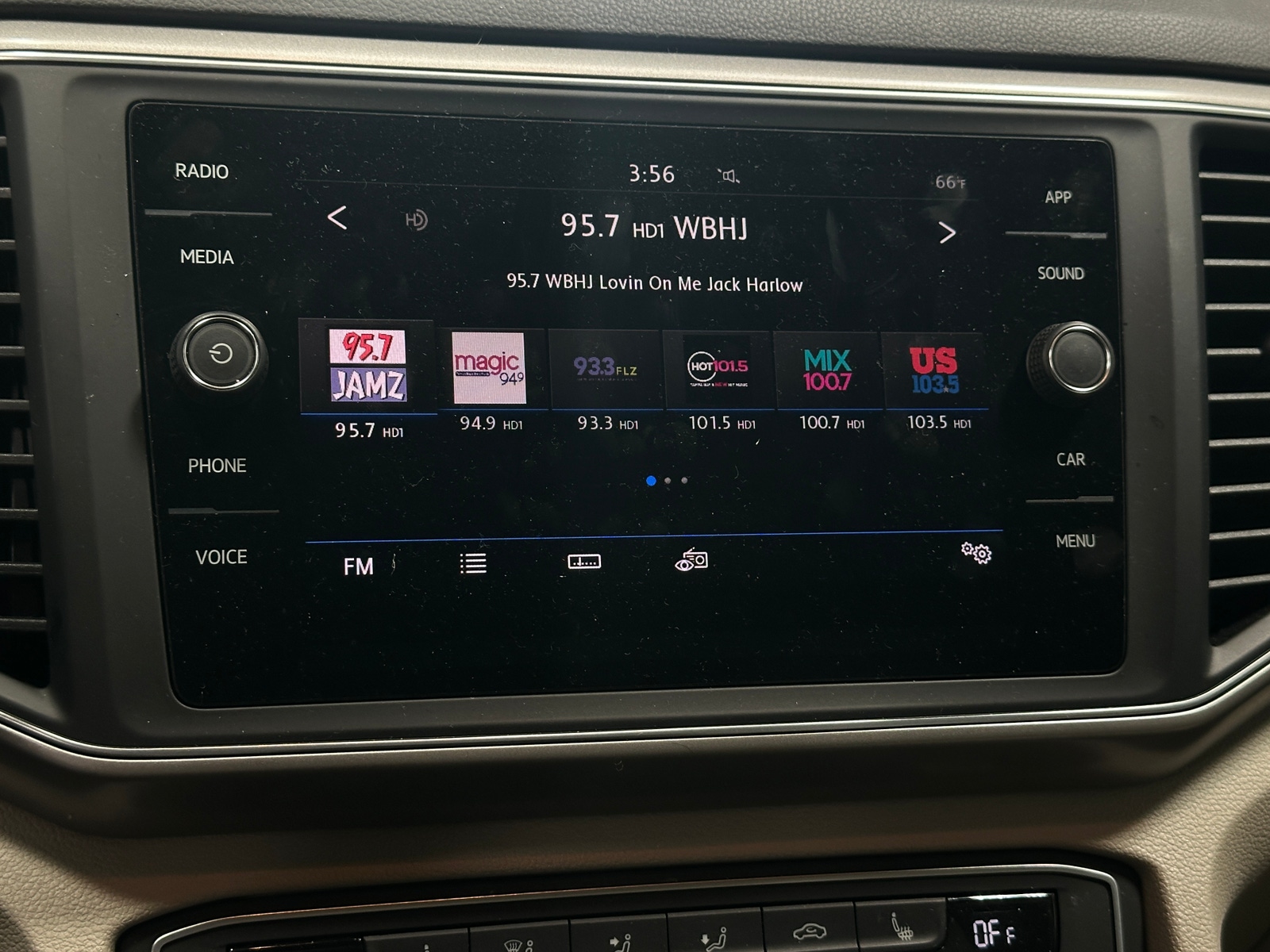 Thumbnail: 2019 Volkswagen Atlas - 3