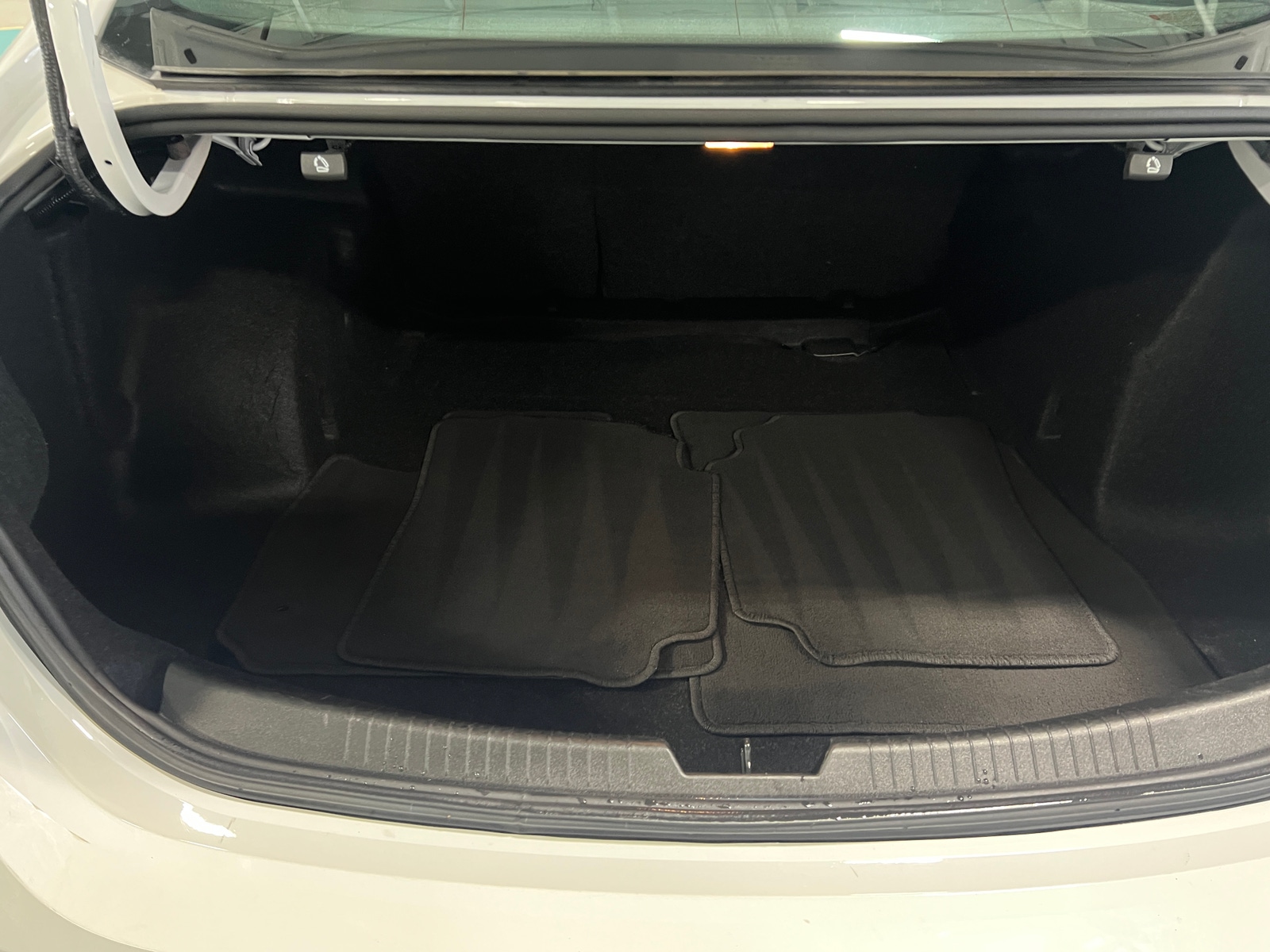 Thumbnail: 2024 Chevrolet Malibu - 7