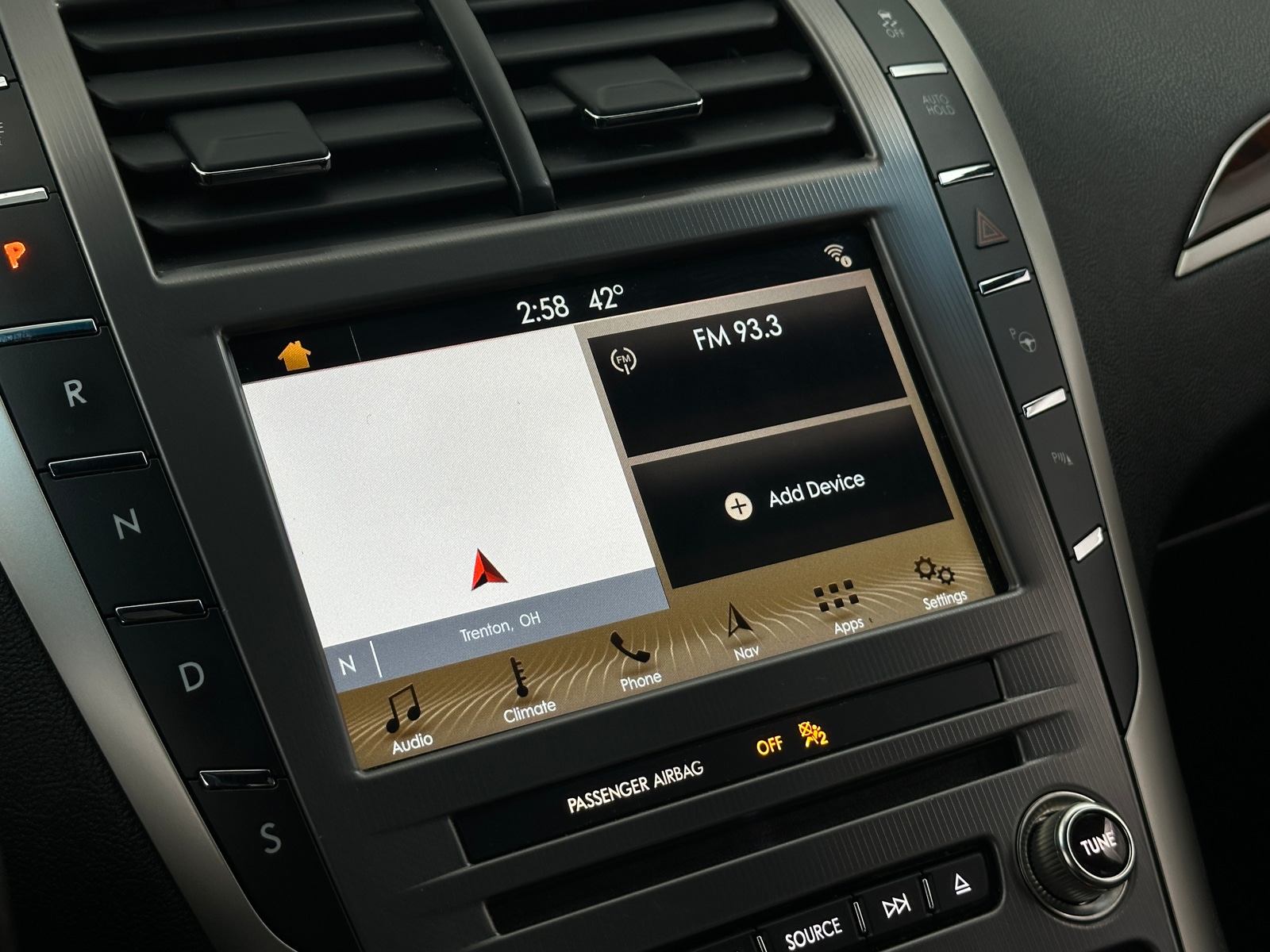 Thumbnail: 2017 Lincoln MKZ - 3