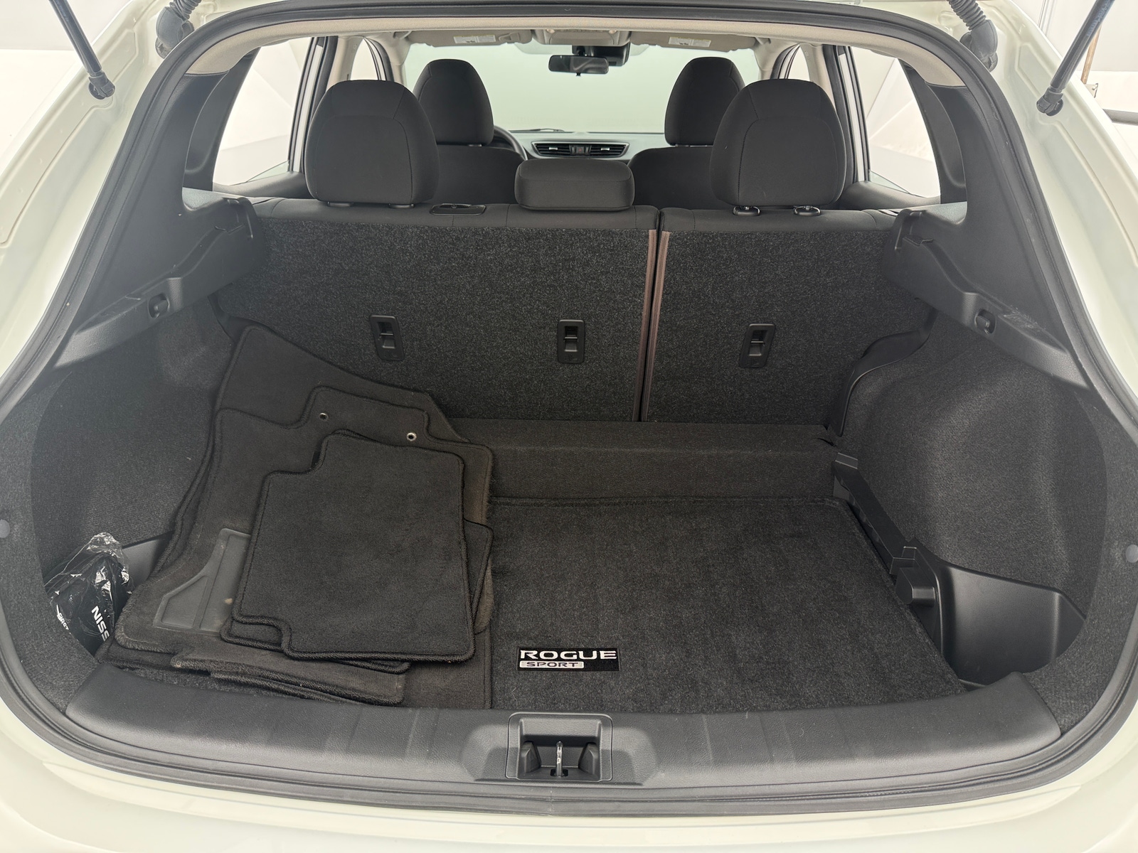 Thumbnail: 2021 Nissan Rogue Sport - 7