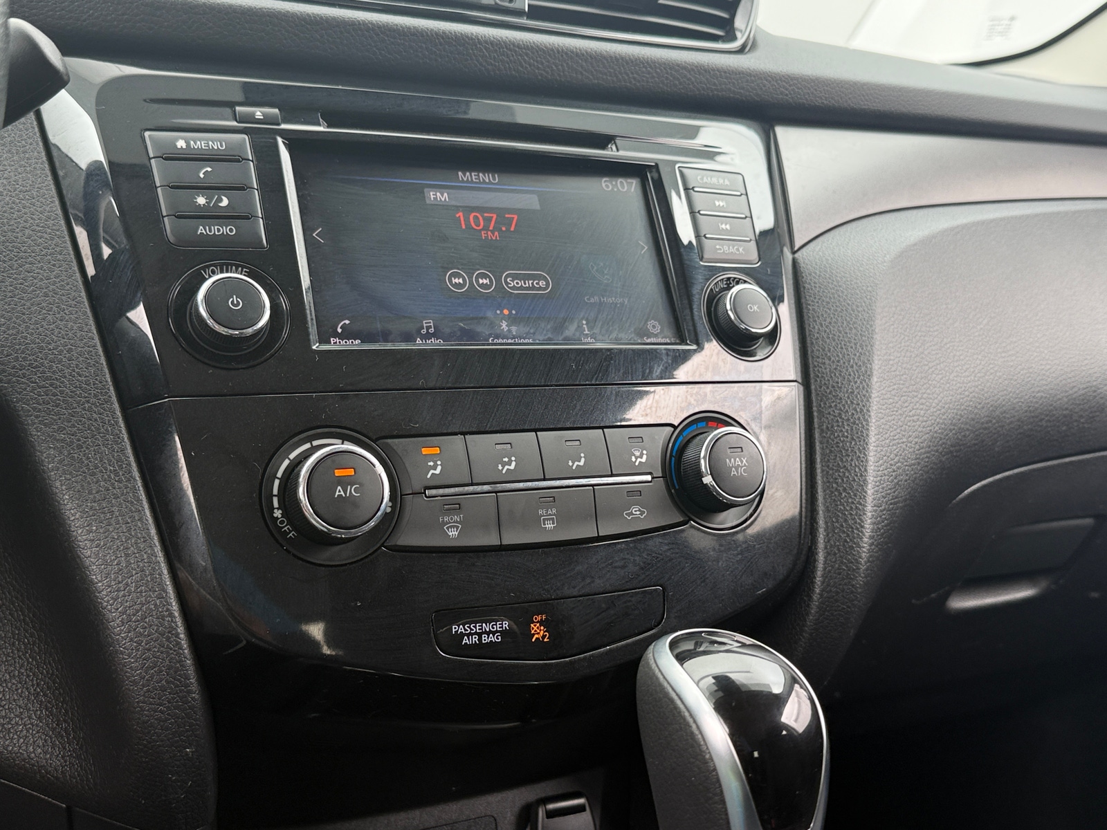 Thumbnail: 2021 Nissan Rogue Sport - 4