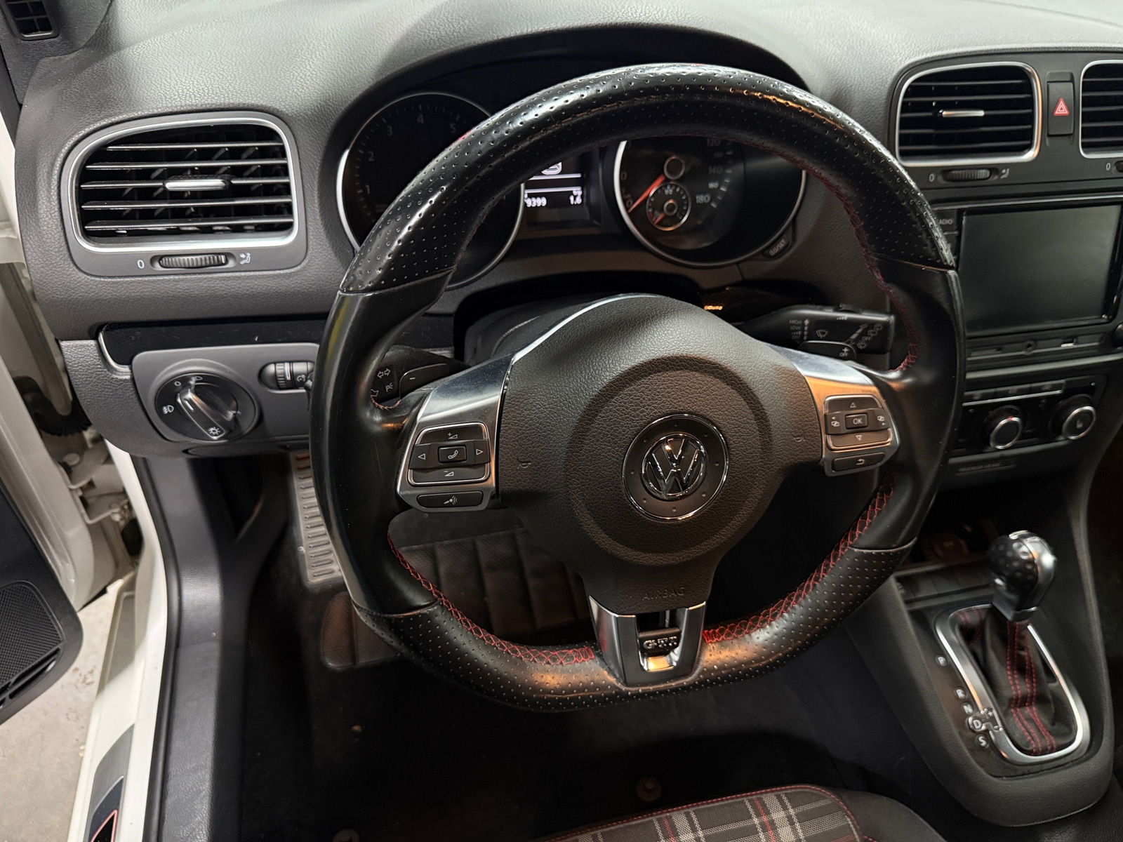 Thumbnail: 2014 Volkswagen Golf - 5