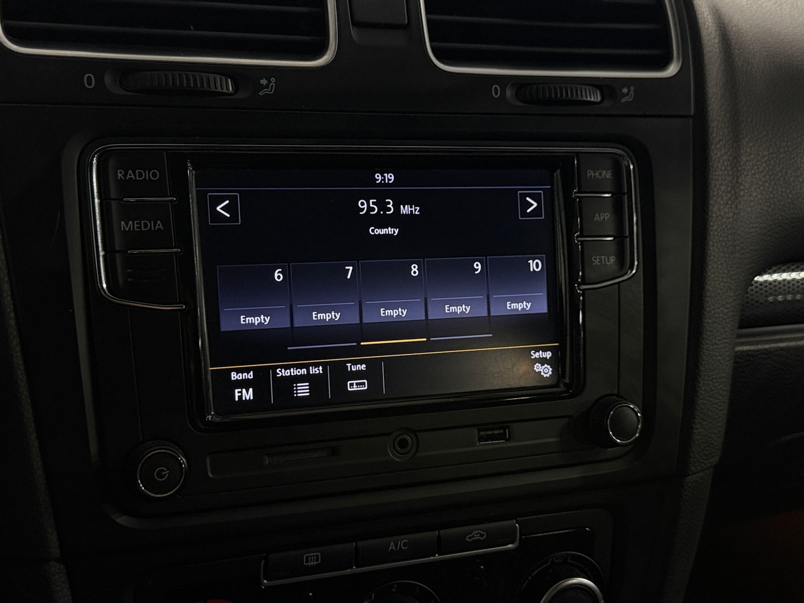 Thumbnail: 2014 Volkswagen Golf - 4