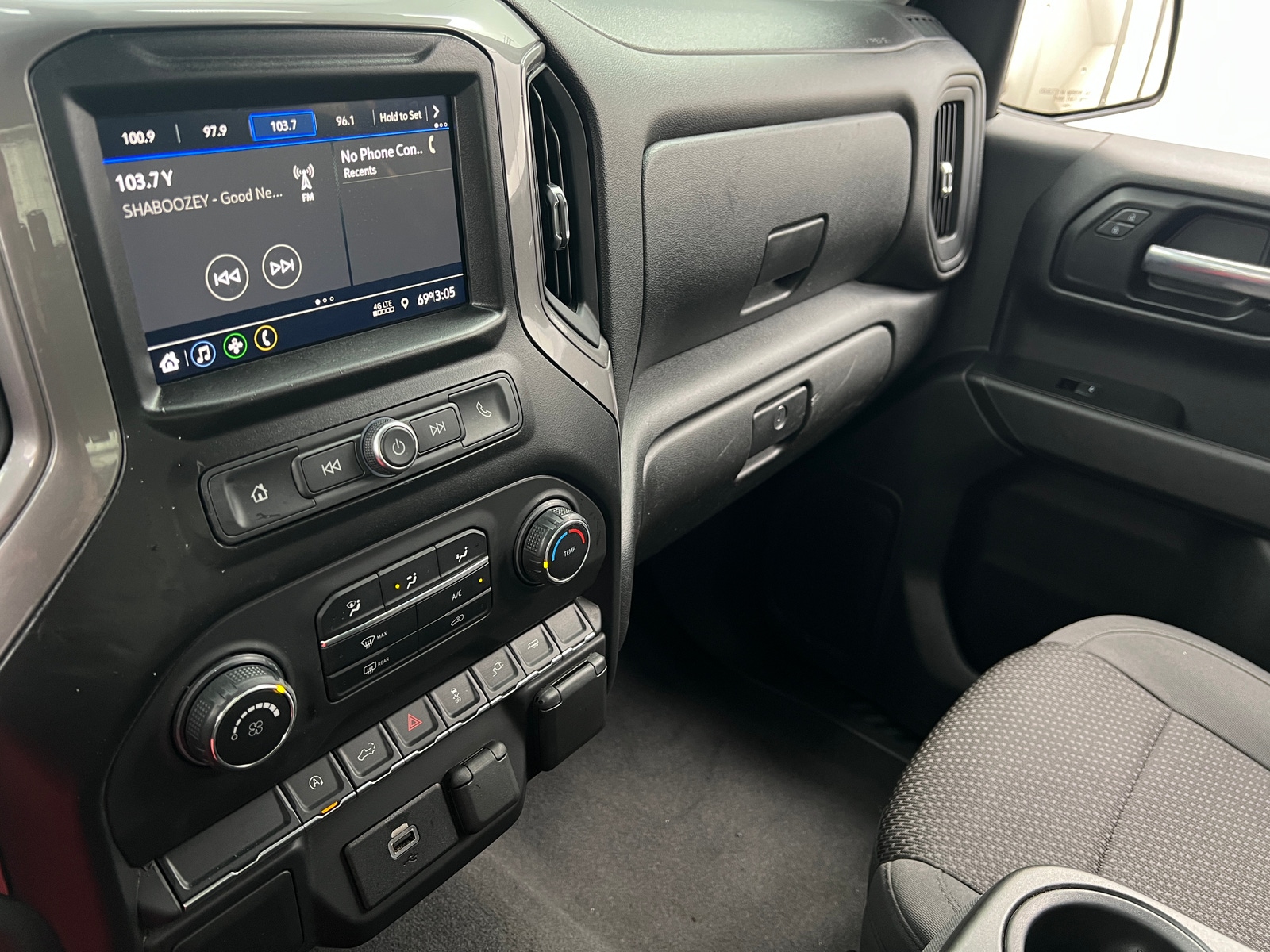 Thumbnail: 2020 Chevrolet Silverado 1500 - 4