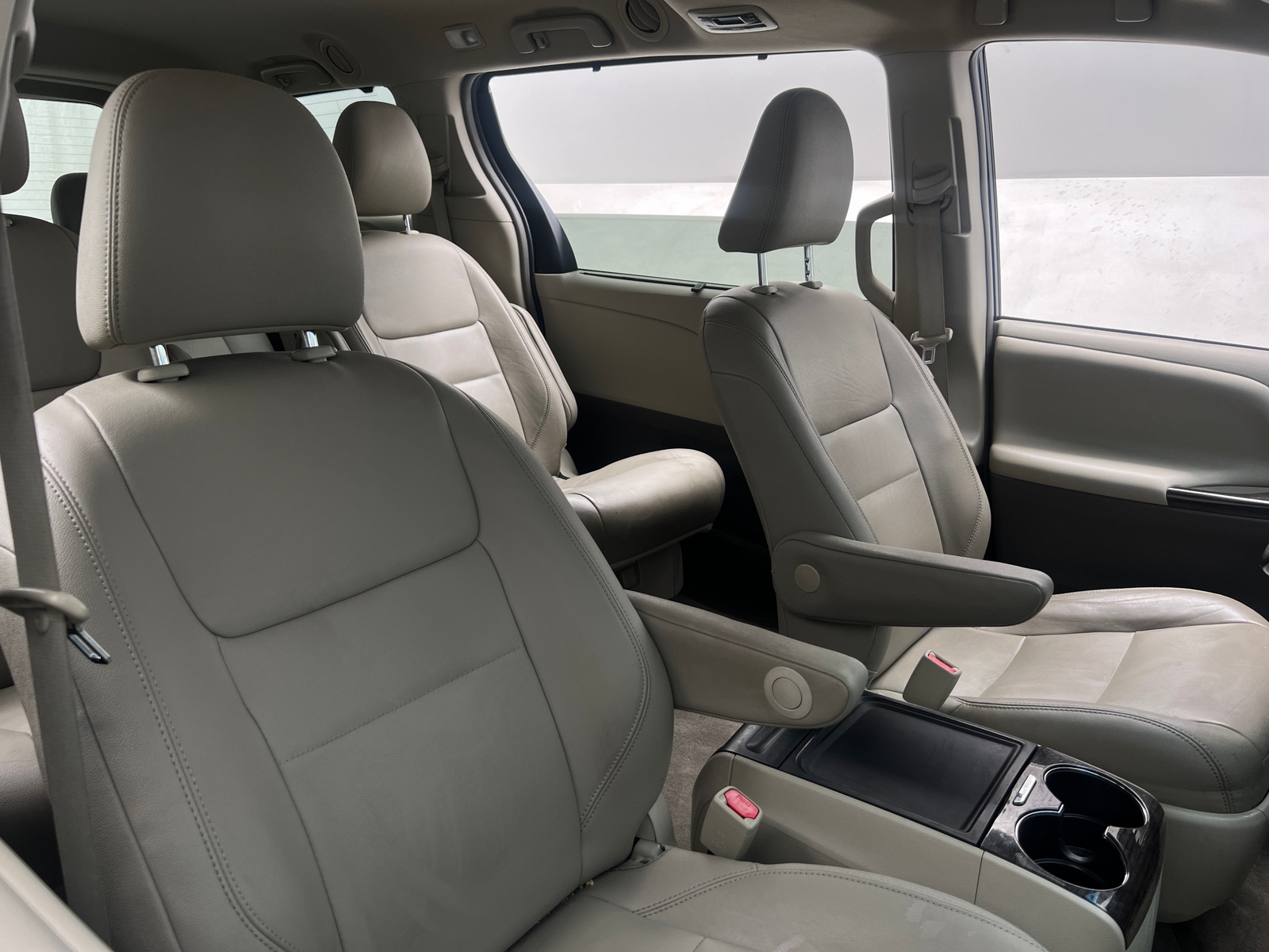 Thumbnail: 2015 Toyota Sienna - 2