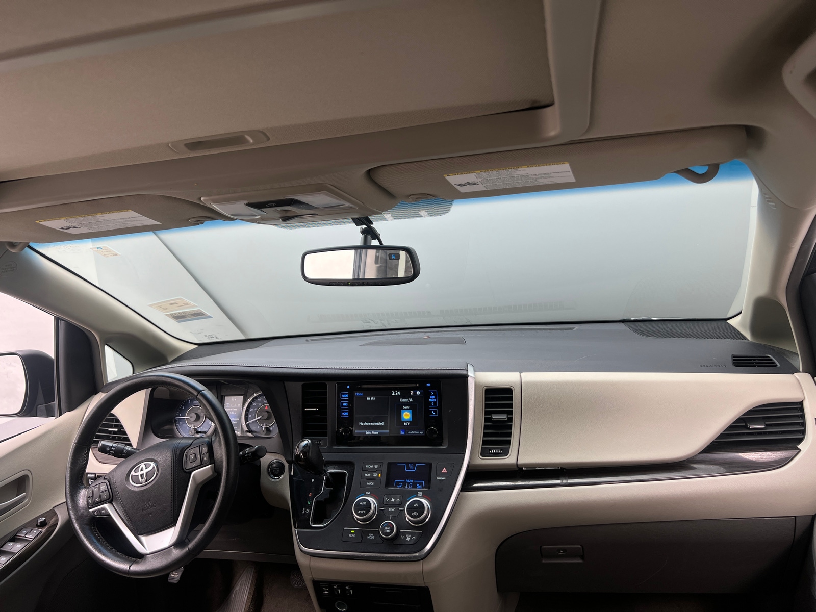 Thumbnail: 2015 Toyota Sienna - 3