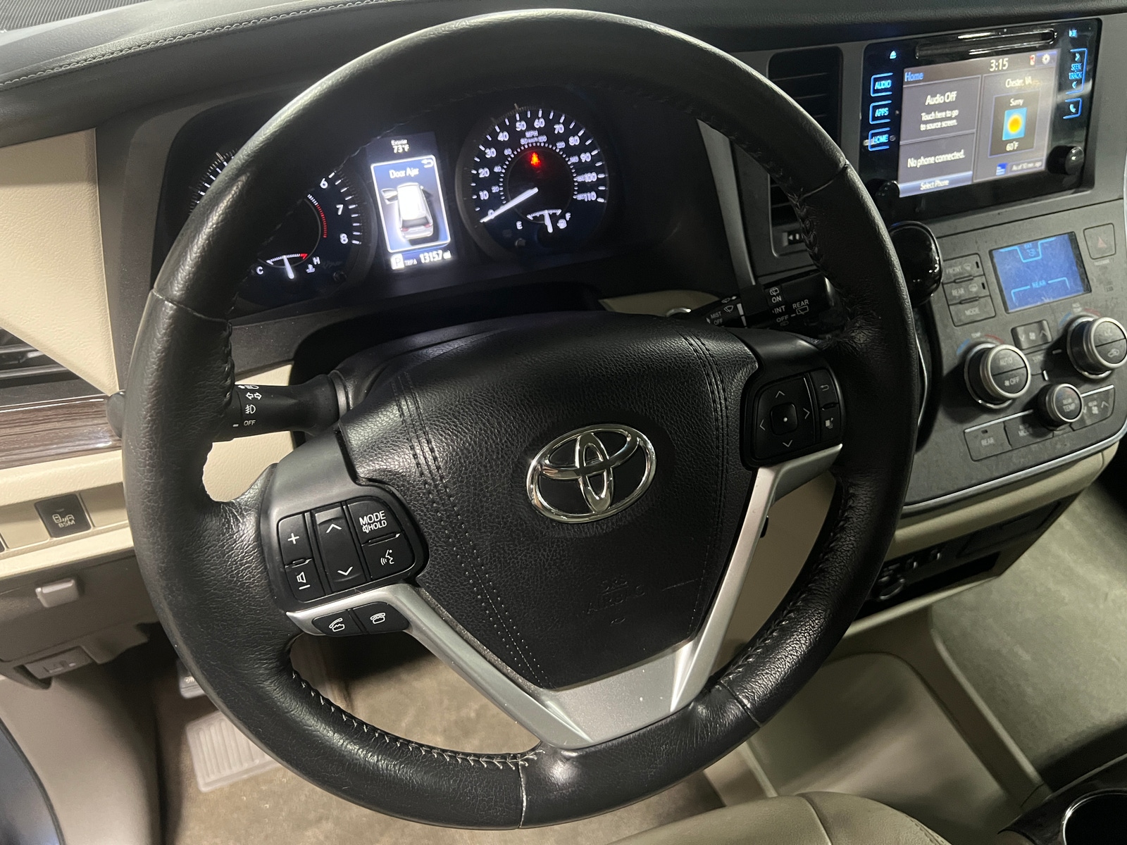 Thumbnail: 2015 Toyota Sienna - 5