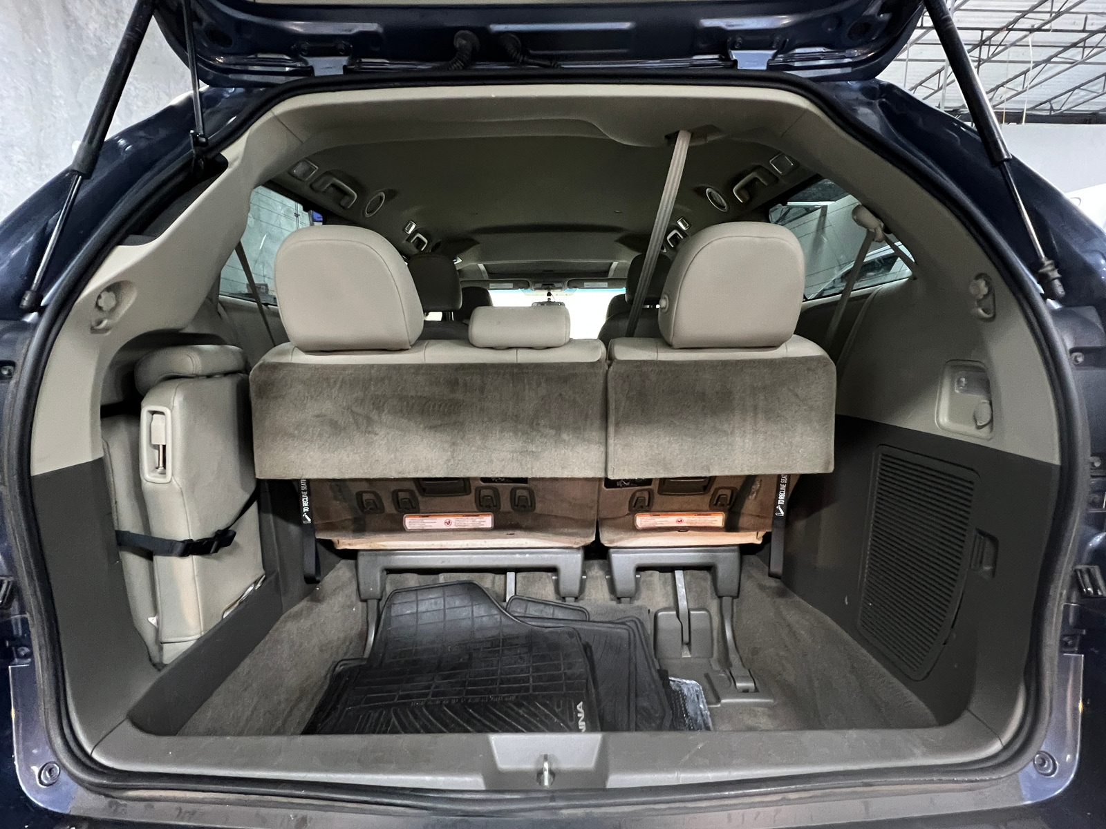 Thumbnail: 2015 Toyota Sienna - 7