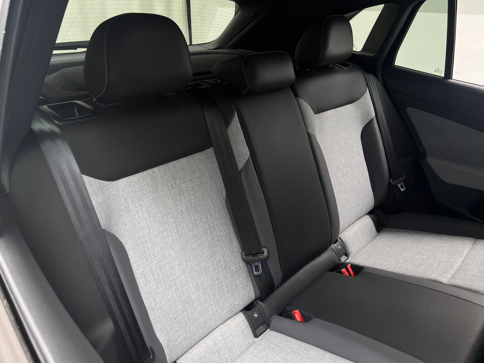 Thumbnail: 2023 Volkswagen ID.4 - 6