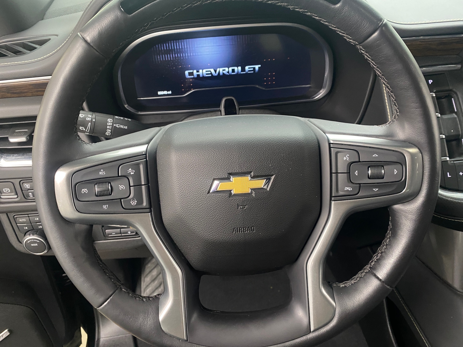 Thumbnail: 2023 Chevrolet Suburban - 4