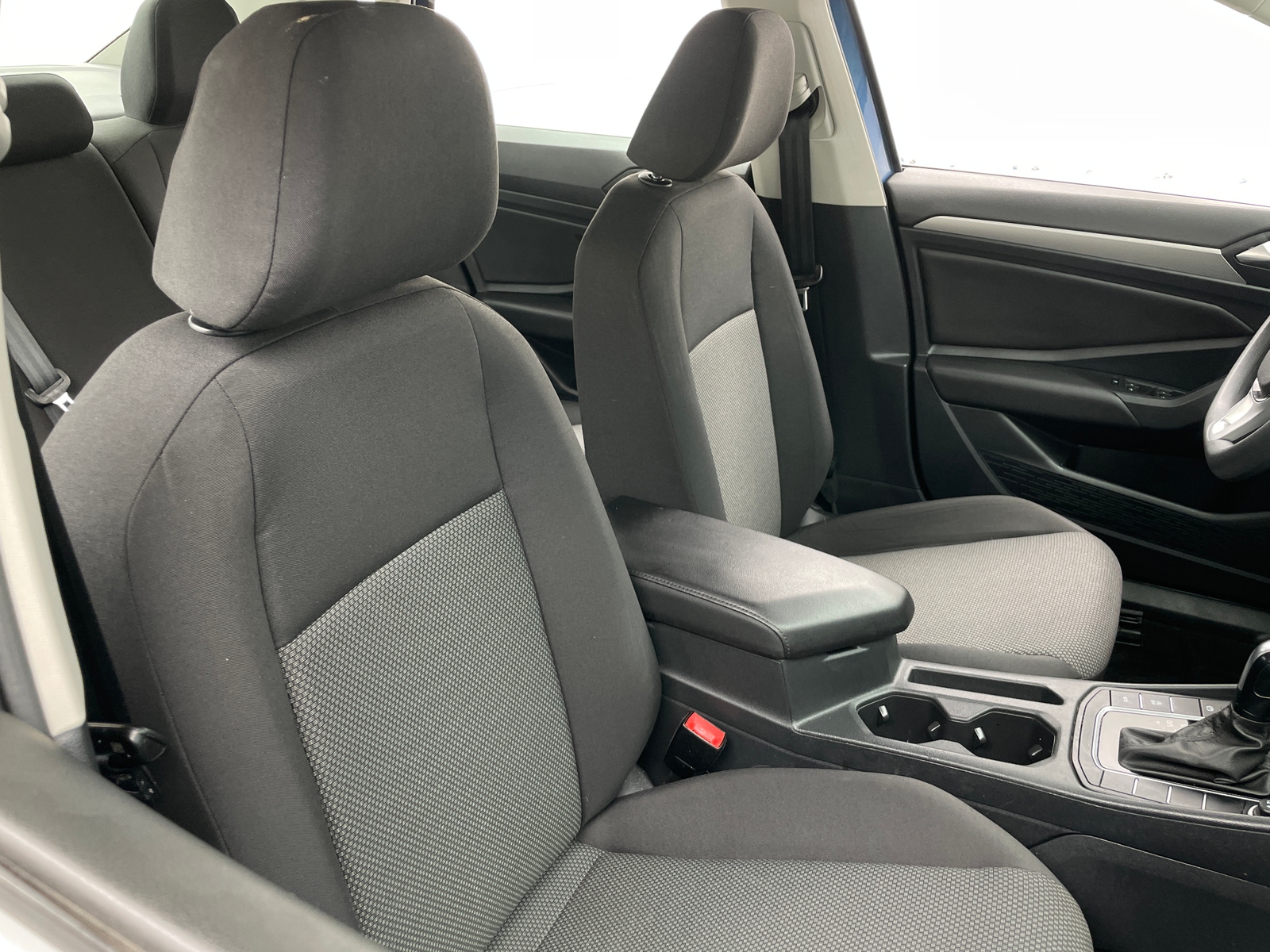 Thumbnail: 2019 Volkswagen Jetta - 2