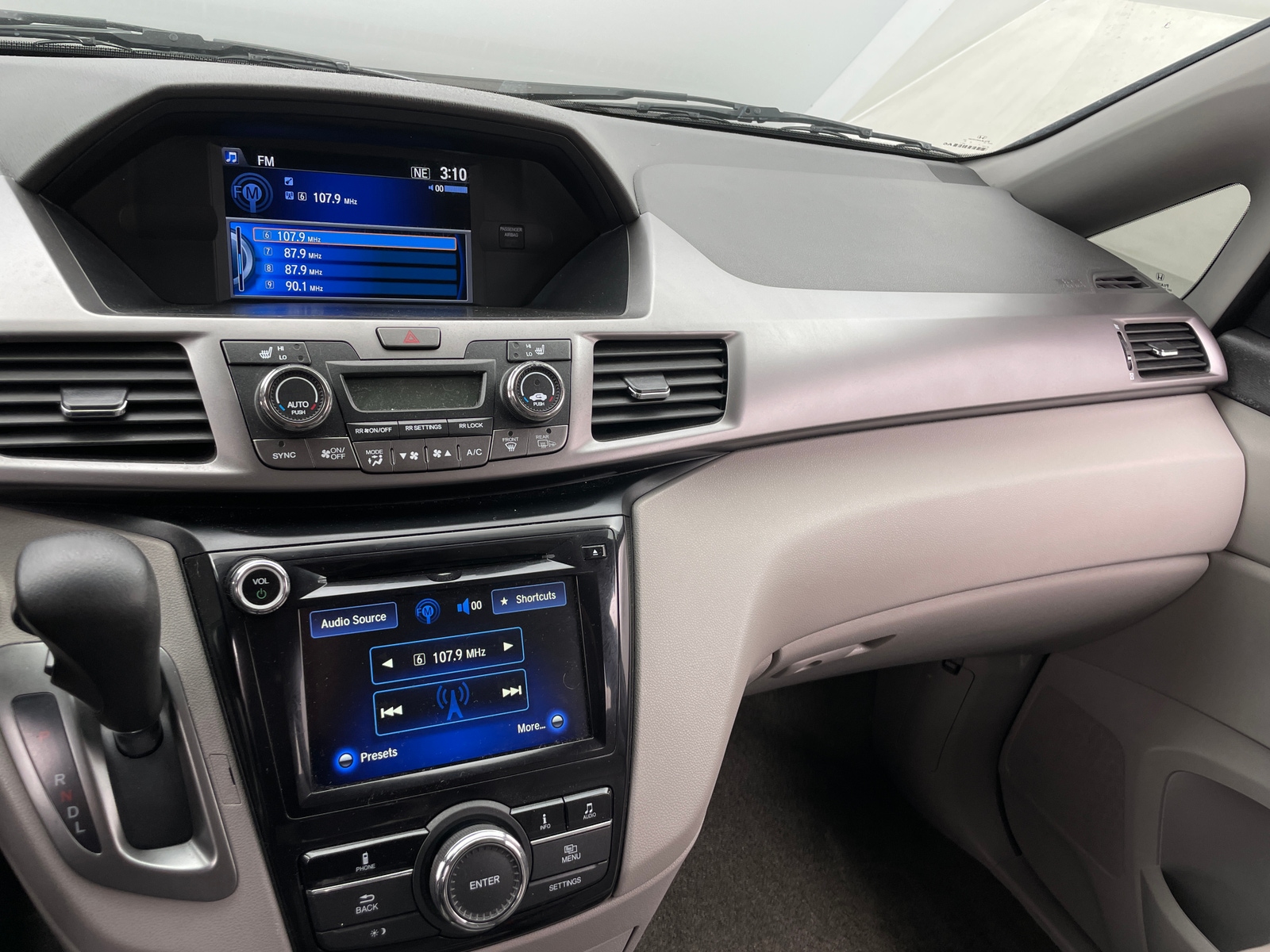 Thumbnail: 2015 Honda Odyssey - 3