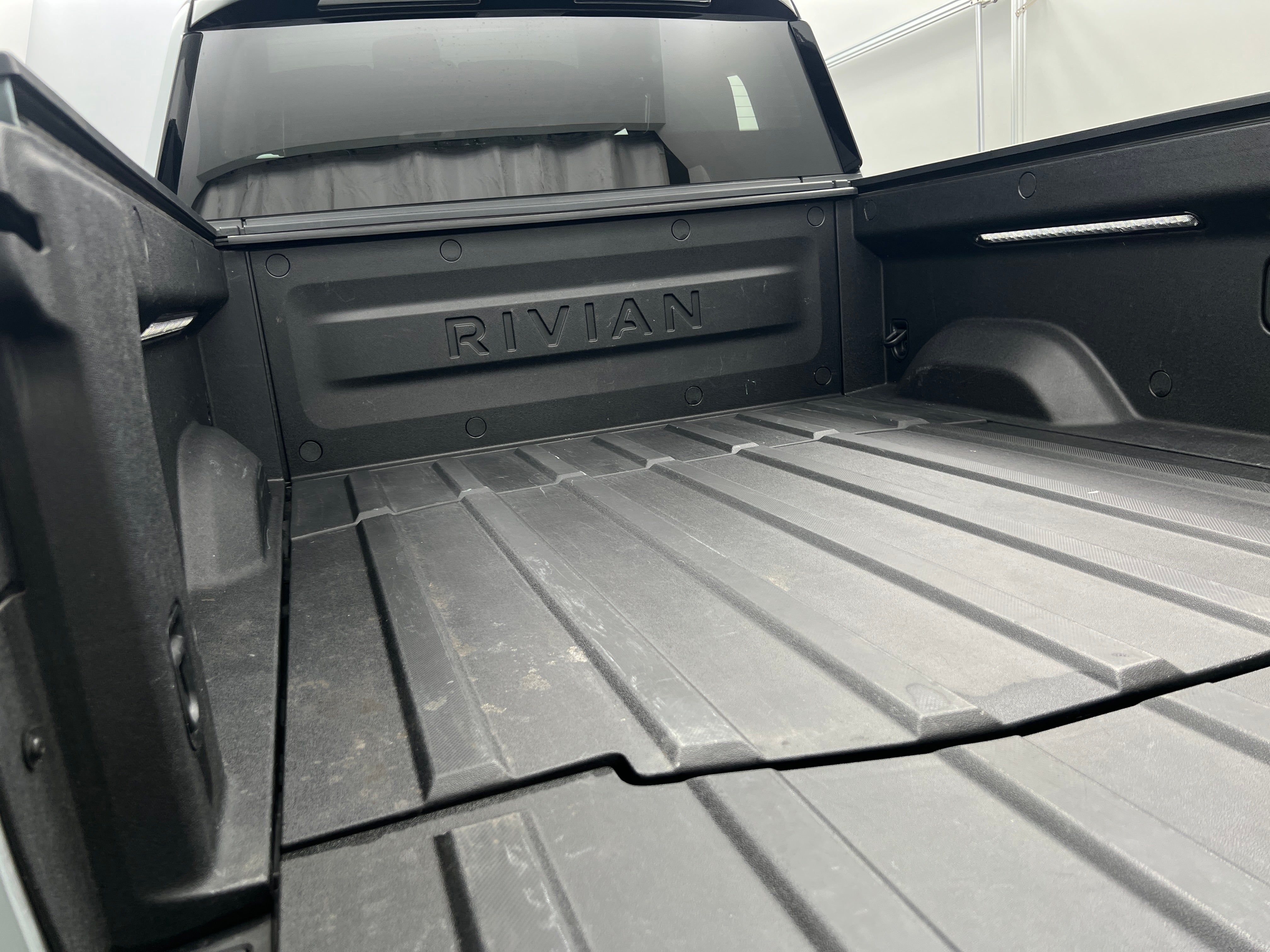 2022 Rivian R1T