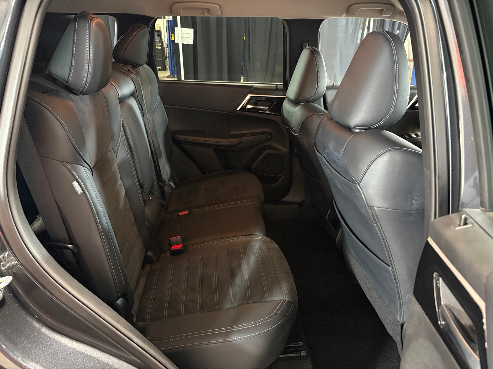 Thumbnail: 2024 Mitsubishi Outlander - 5