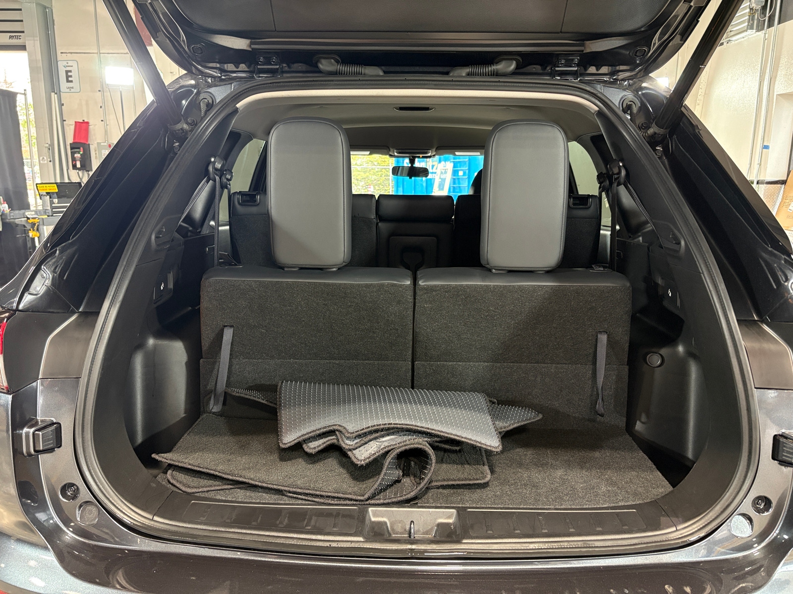 Thumbnail: 2024 Mitsubishi Outlander - 6