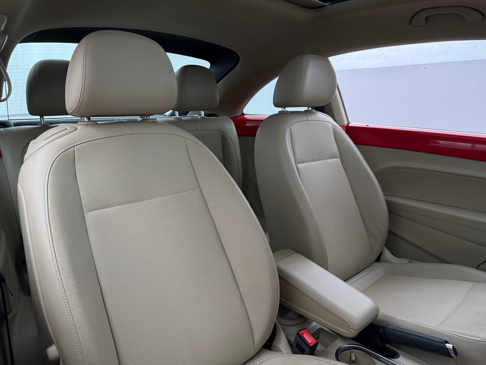 Thumbnail: 2019 Volkswagen Beetle - 2