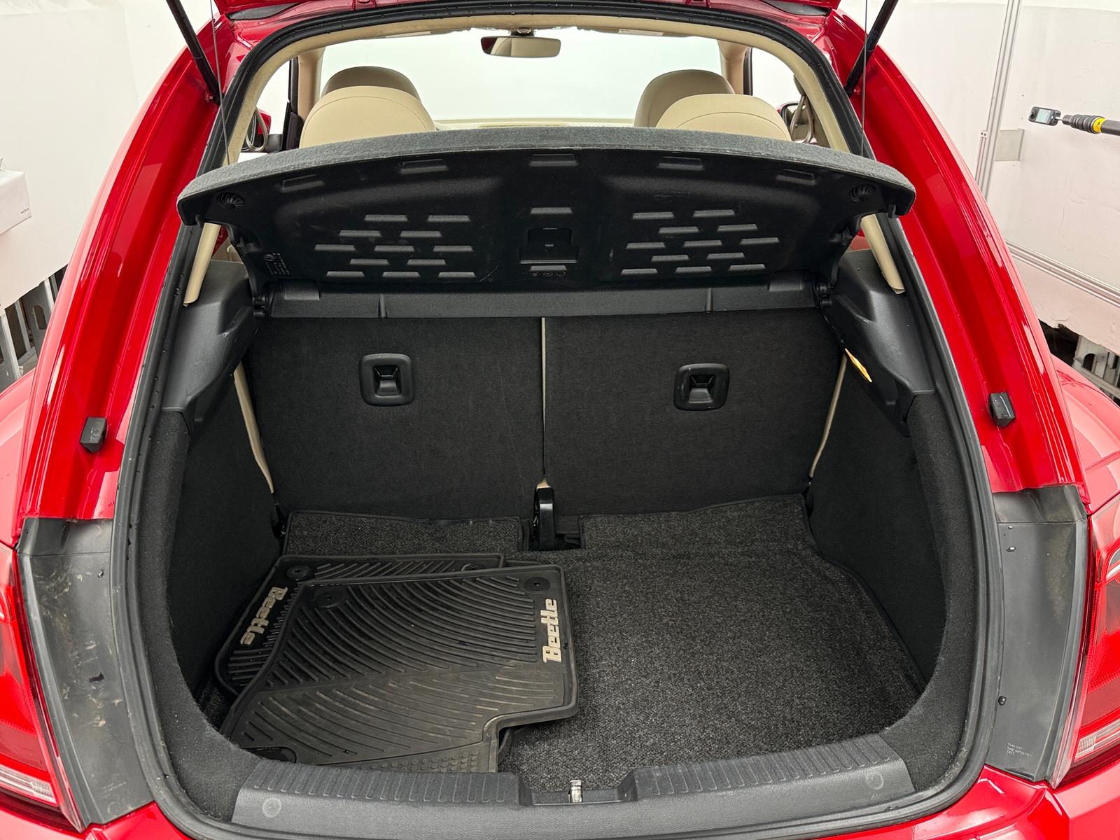 Thumbnail: 2019 Volkswagen Beetle - 7