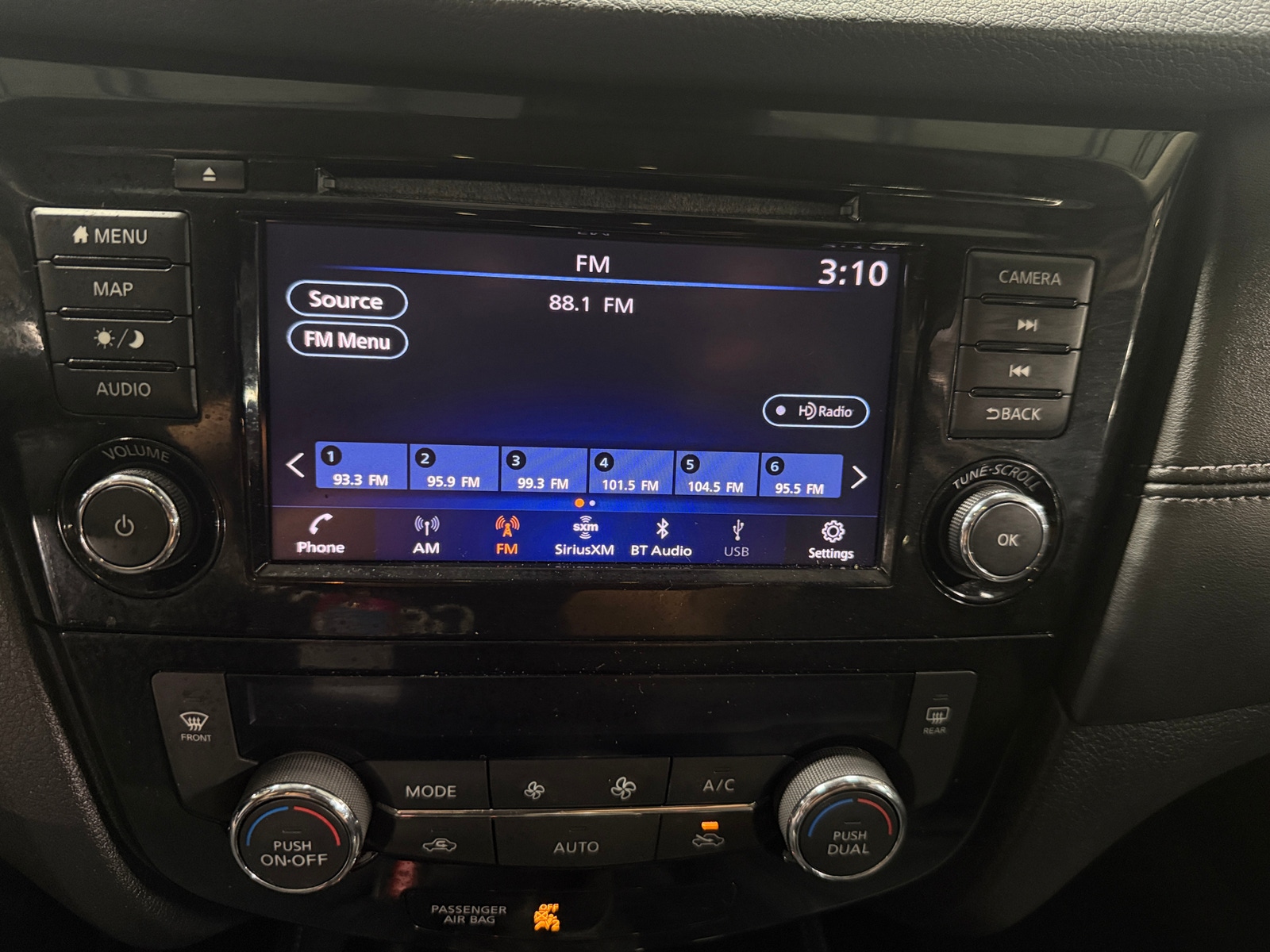 Thumbnail: 2019 Nissan Rogue - 3