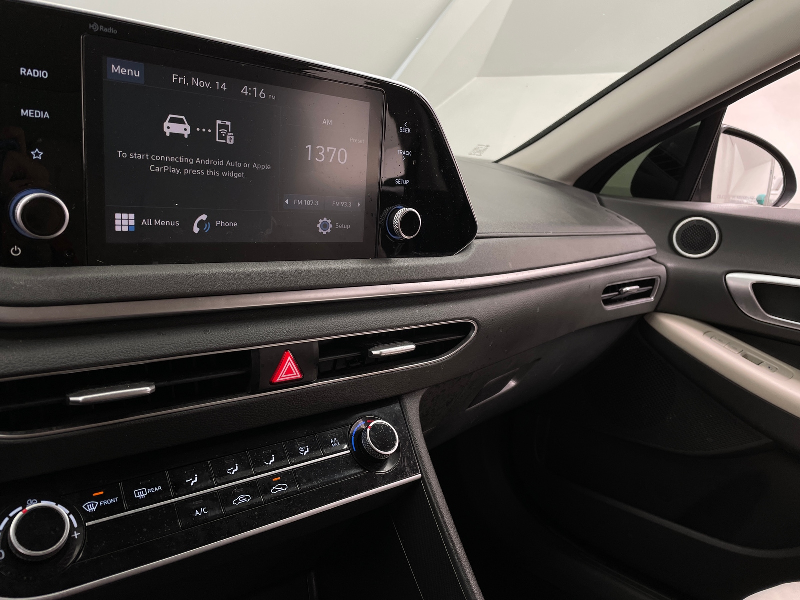 Thumbnail: 2023 Hyundai Sonata - 4