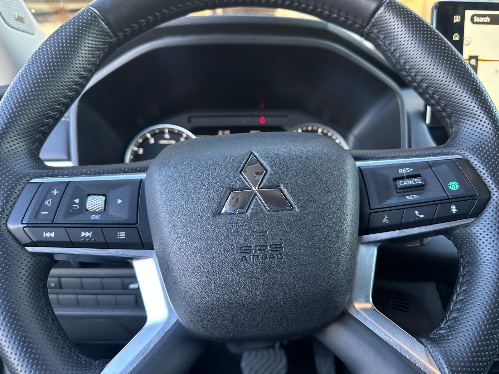 Thumbnail: 2025 Mitsubishi Outlander - 4