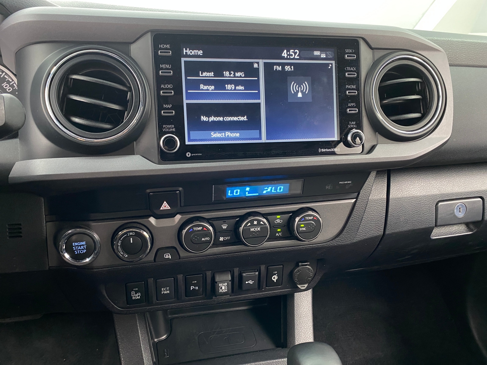 Thumbnail: 2022 Toyota Tacoma - 4