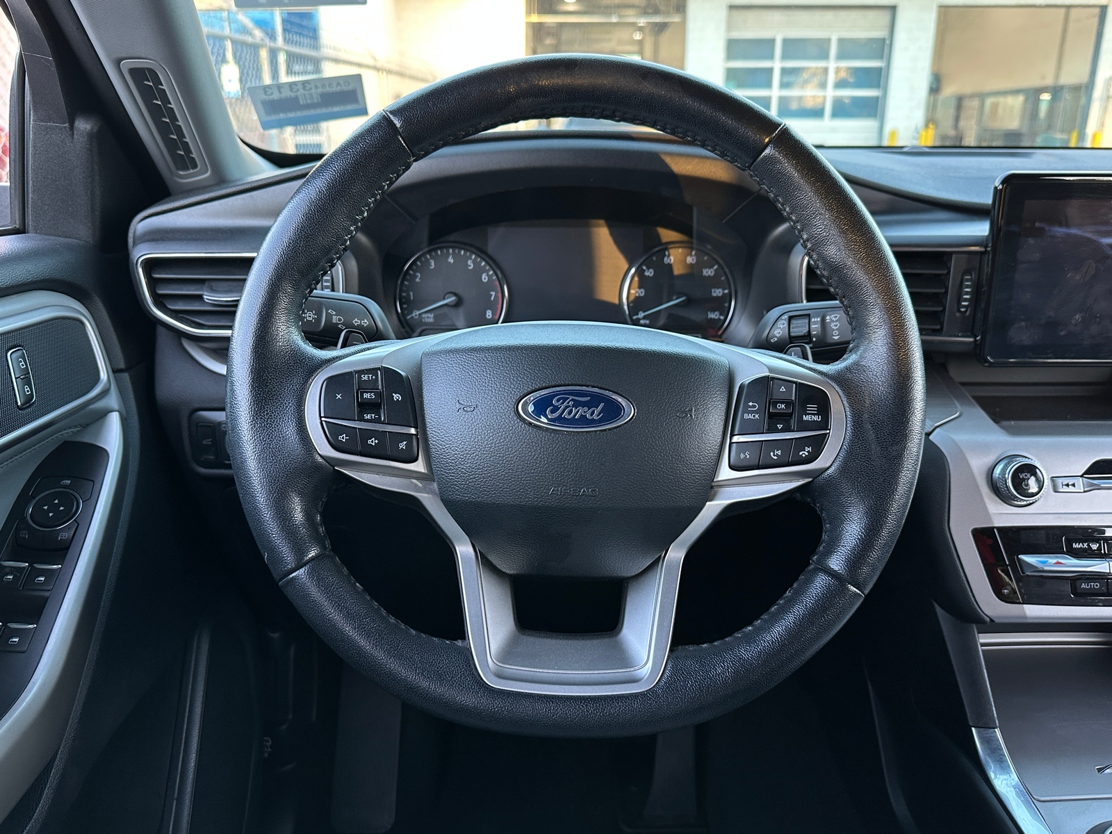 Thumbnail: 2021 Ford Explorer - 4