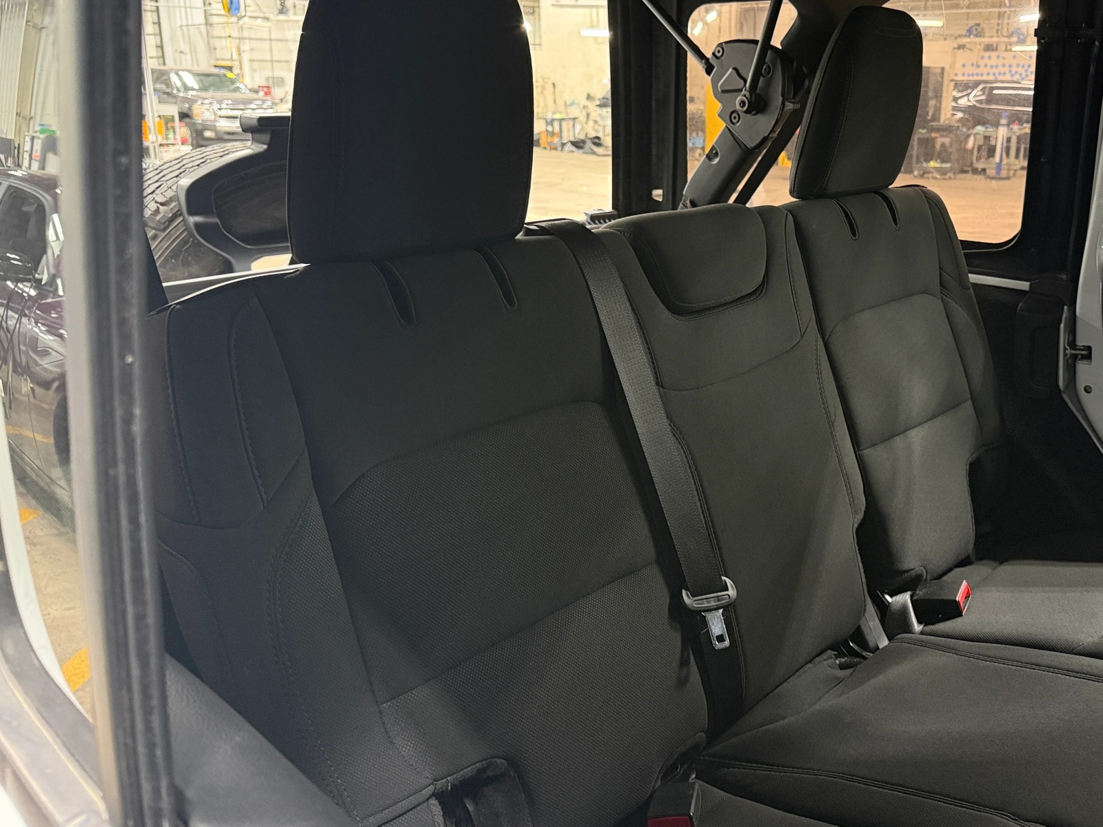 Thumbnail: 2022 Jeep Wrangler - 6