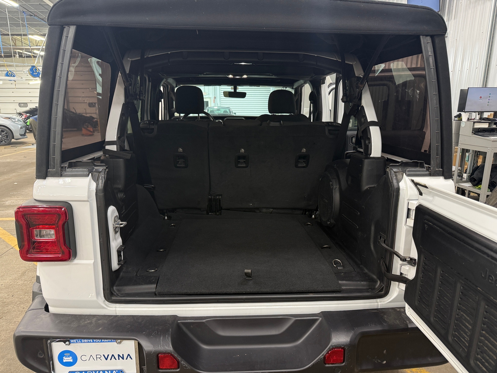 Thumbnail: 2022 Jeep Wrangler - 7