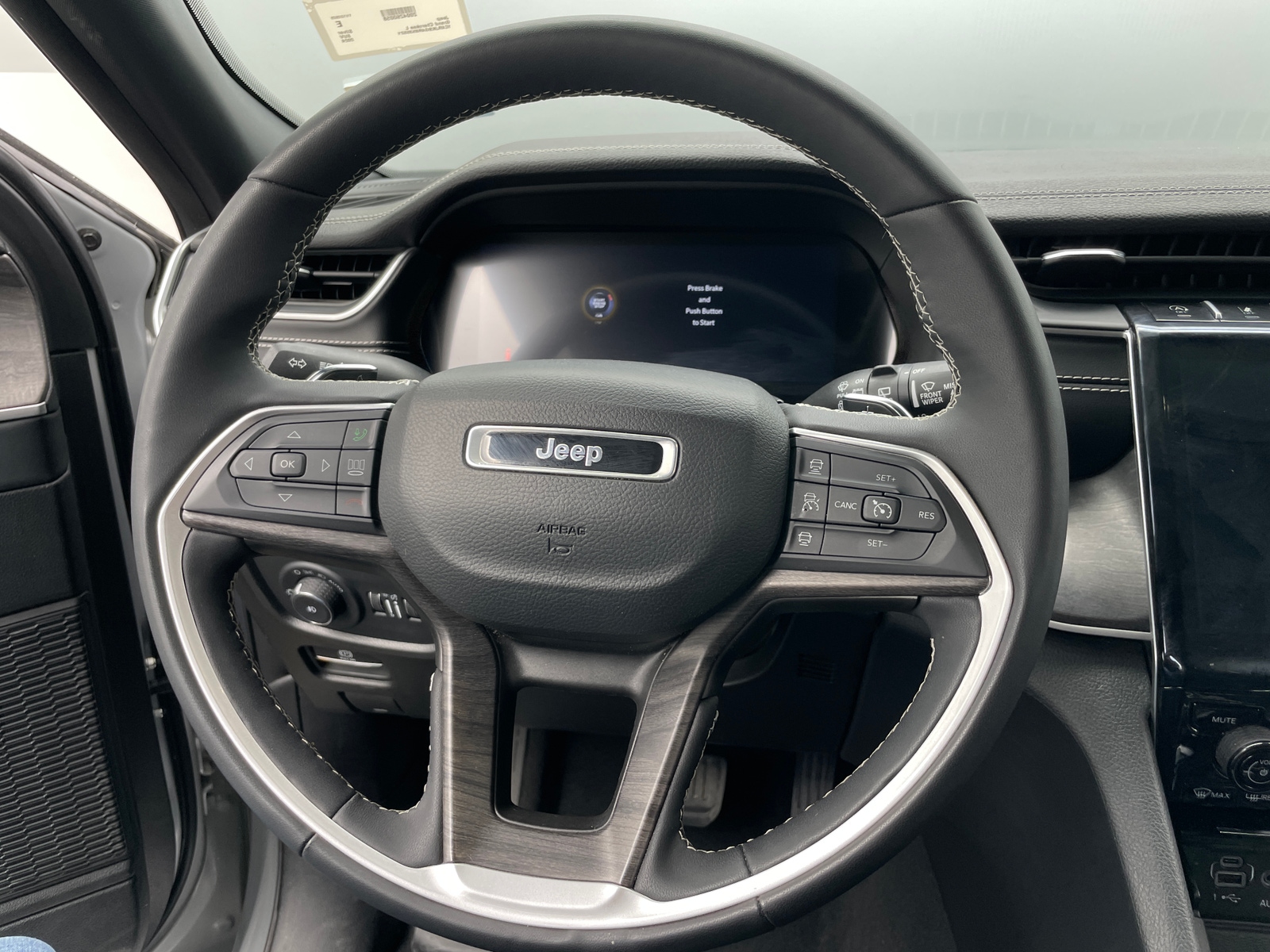 Thumbnail: 2024 Jeep Grand Cherokee L - 4