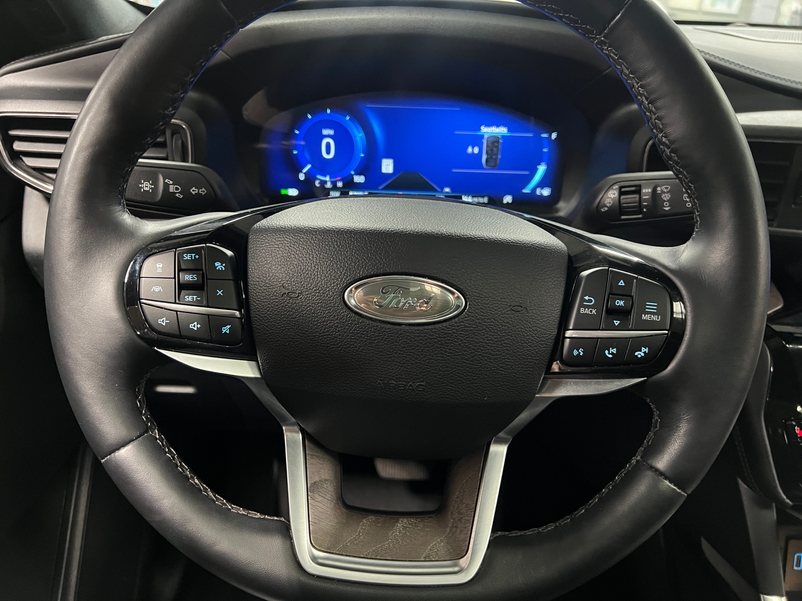 Thumbnail: 2022 Ford Explorer - 4