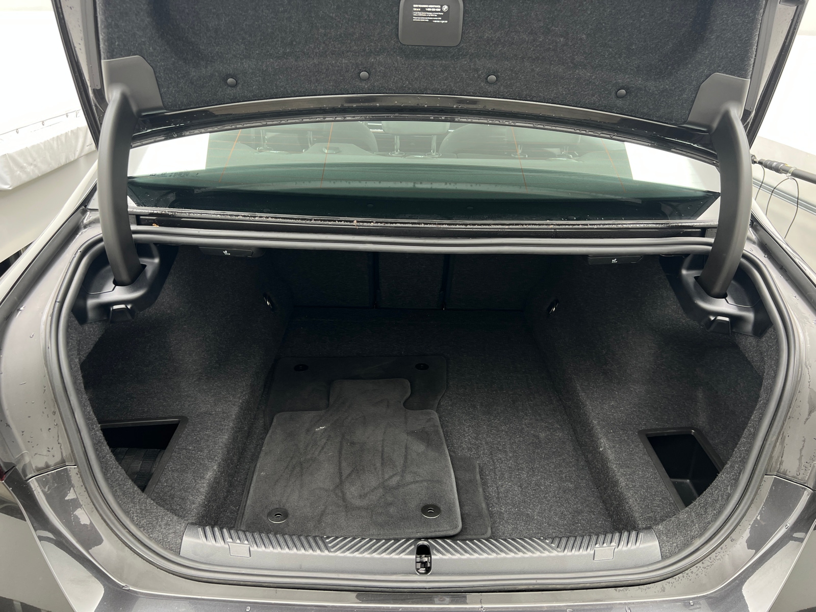 Thumbnail: 2025 BMW 5 Series - 6