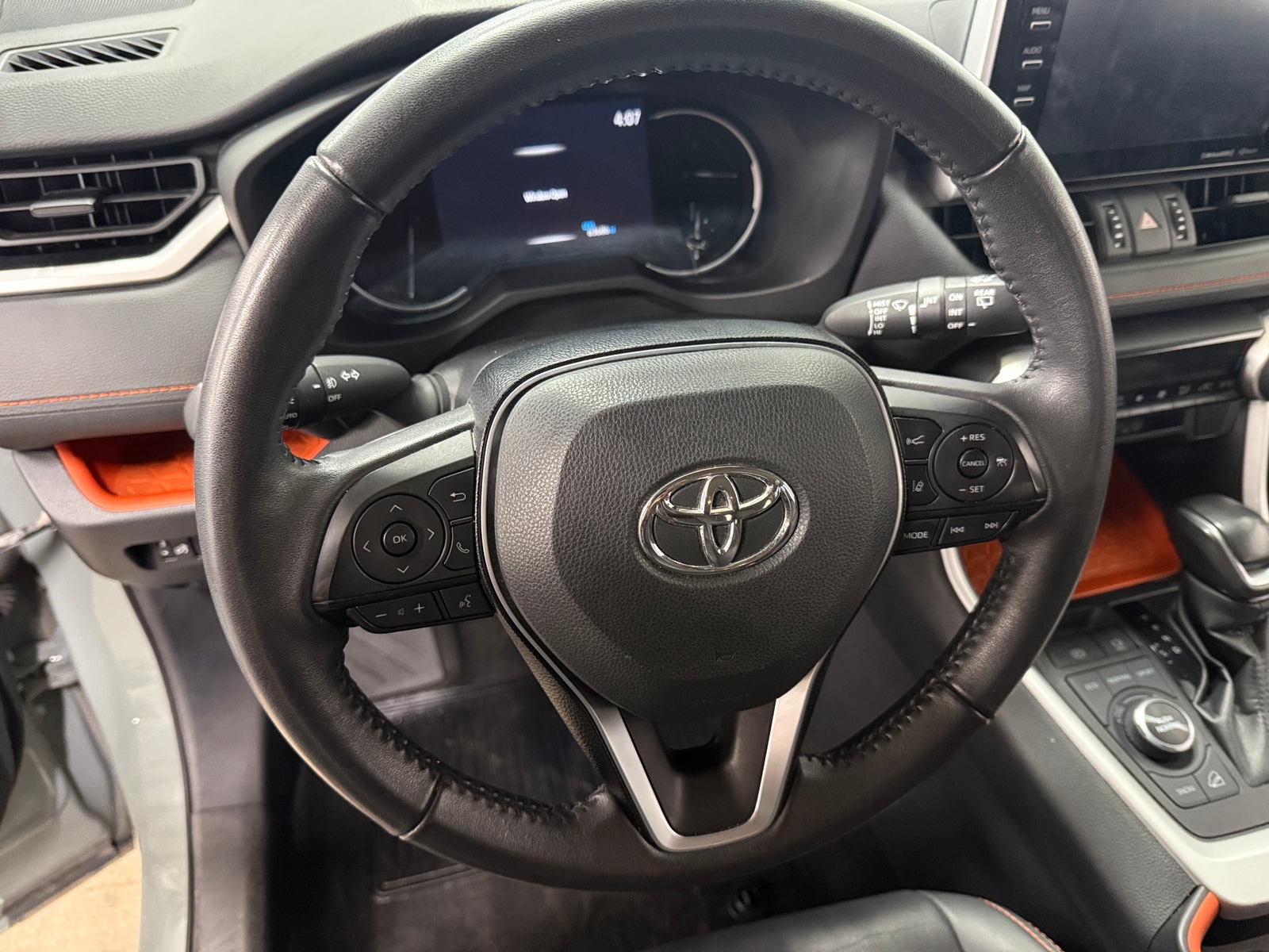 Thumbnail: 2021 Toyota RAV4 - 4