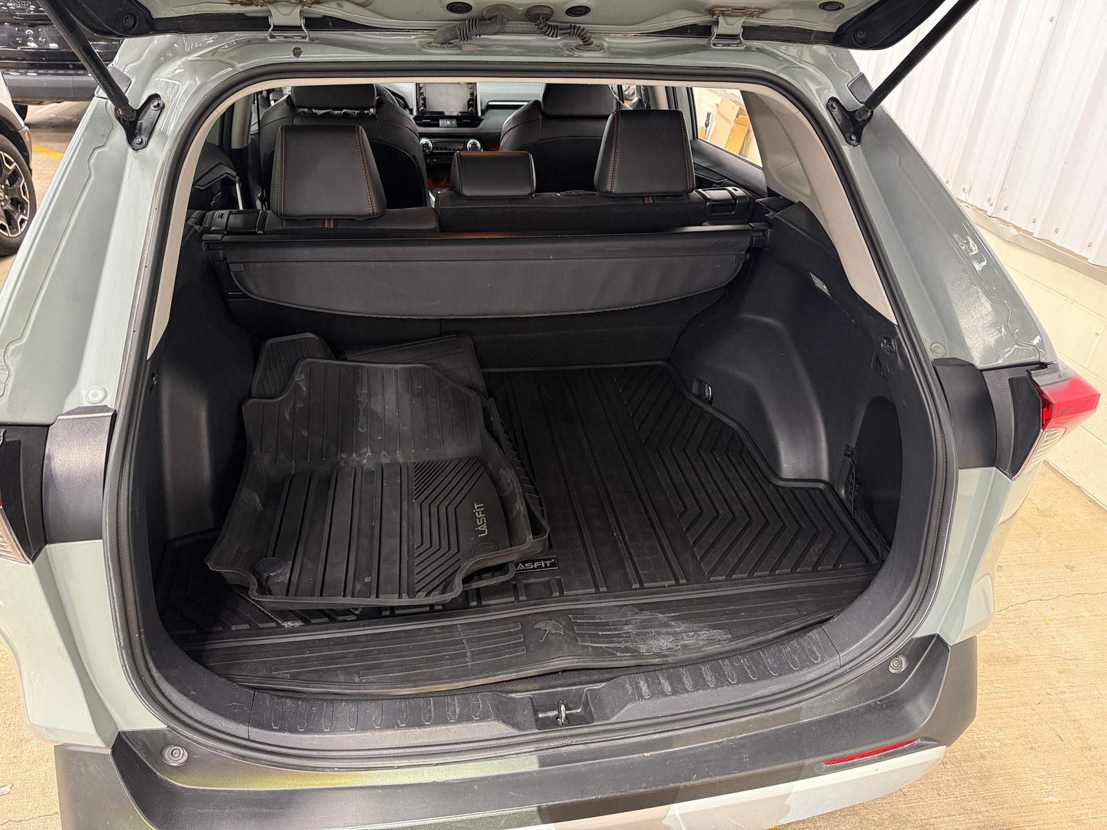 Thumbnail: 2021 Toyota RAV4 - 6