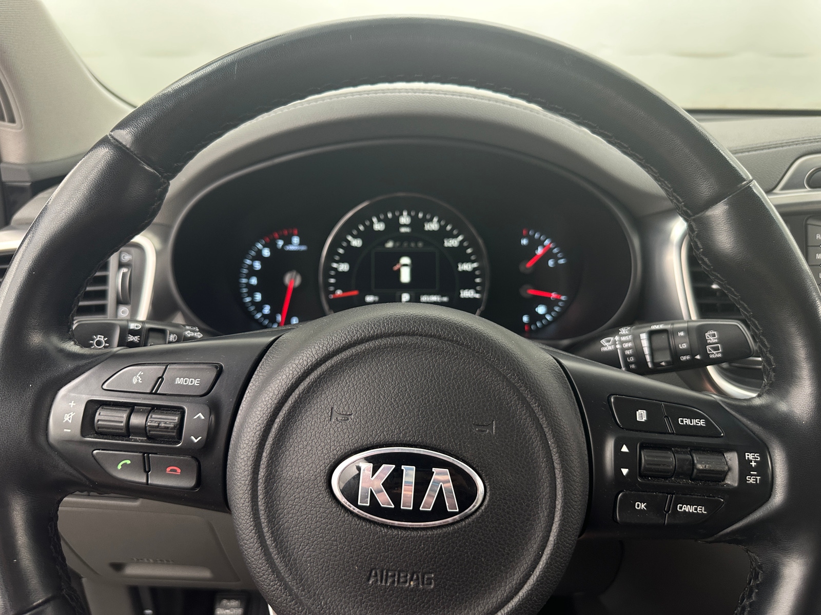 Thumbnail: 2017 Kia Sorento - 4