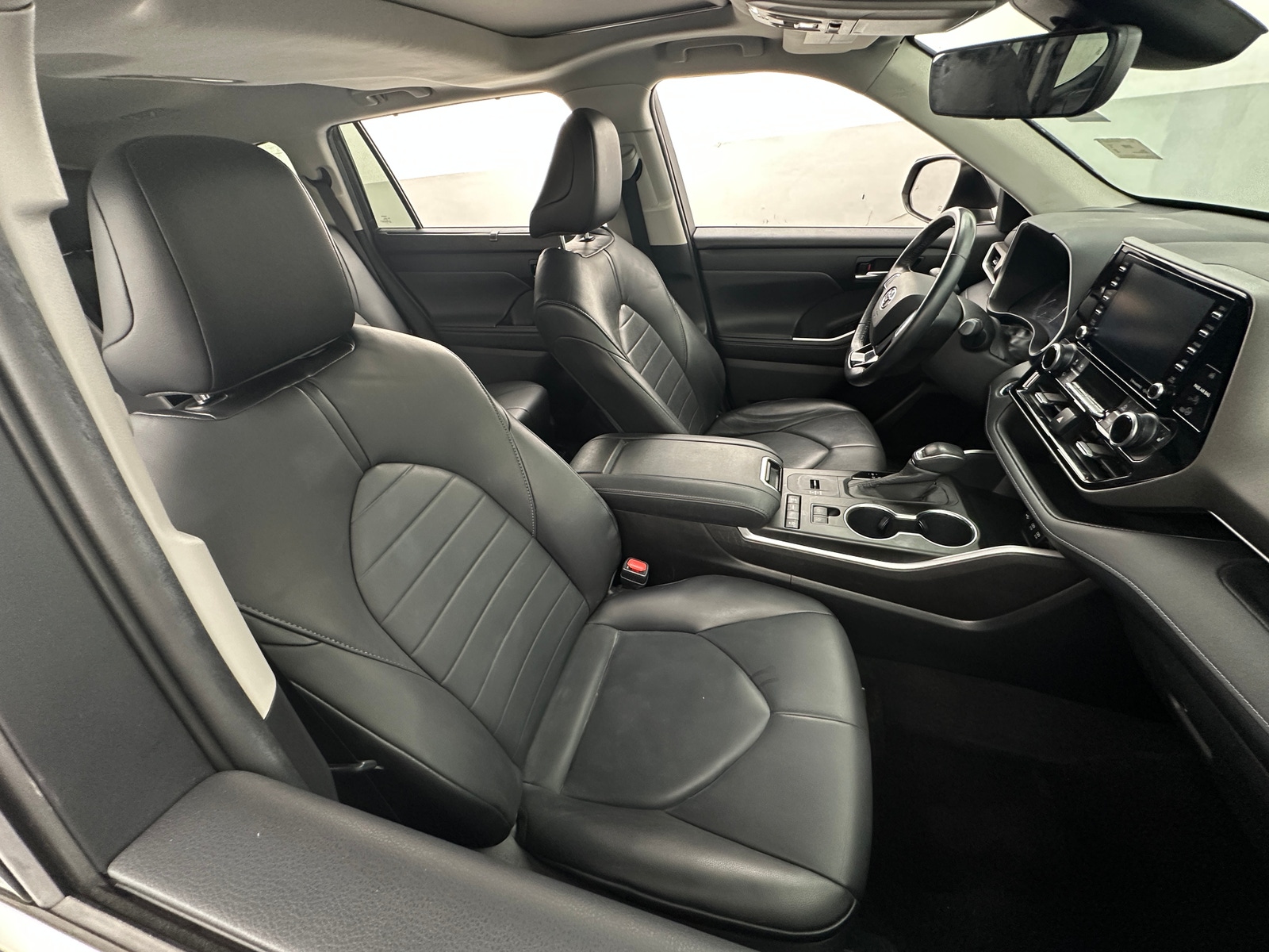 Thumbnail: 2020 Toyota Highlander - 2