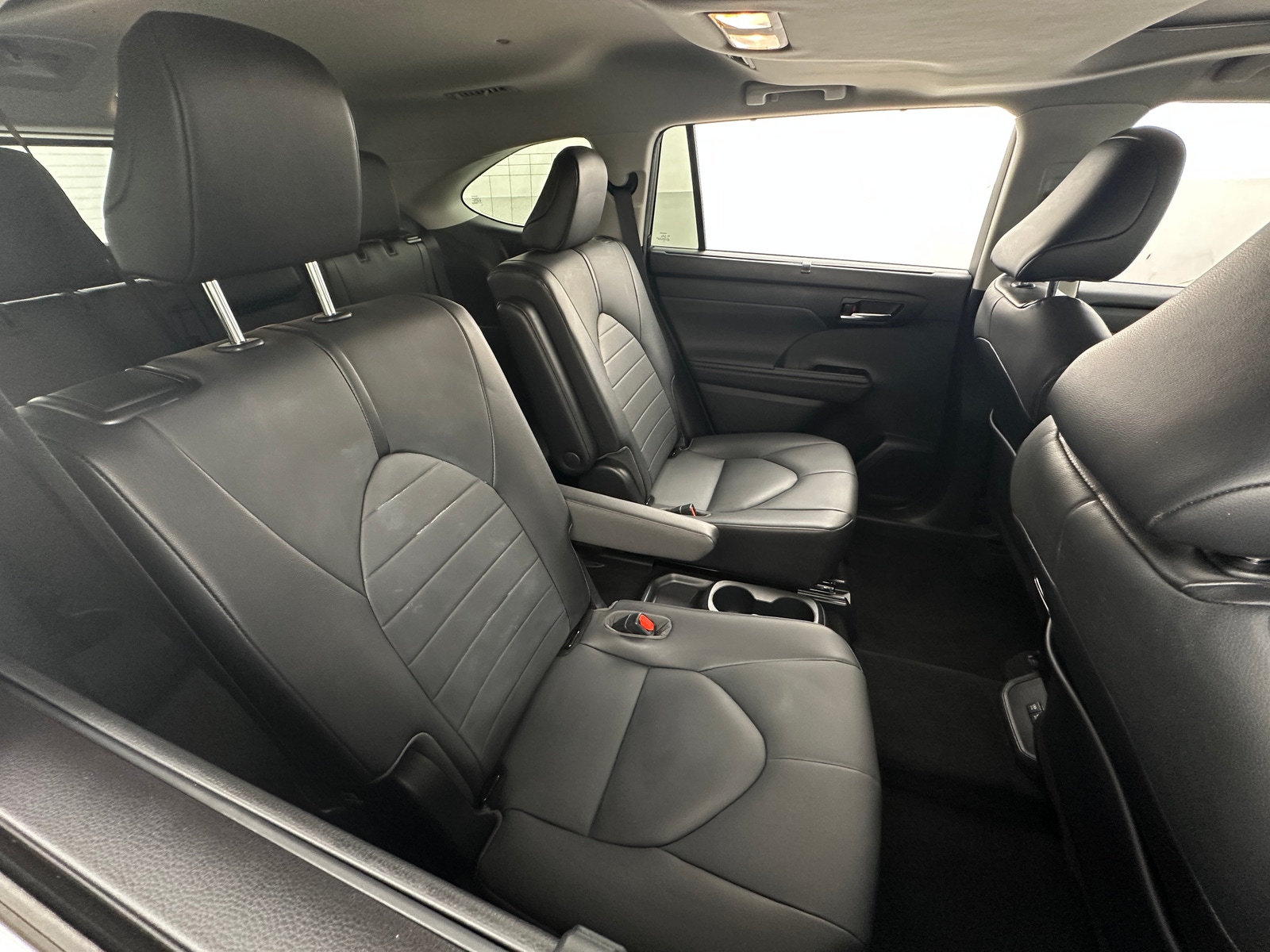 Thumbnail: 2020 Toyota Highlander - 6